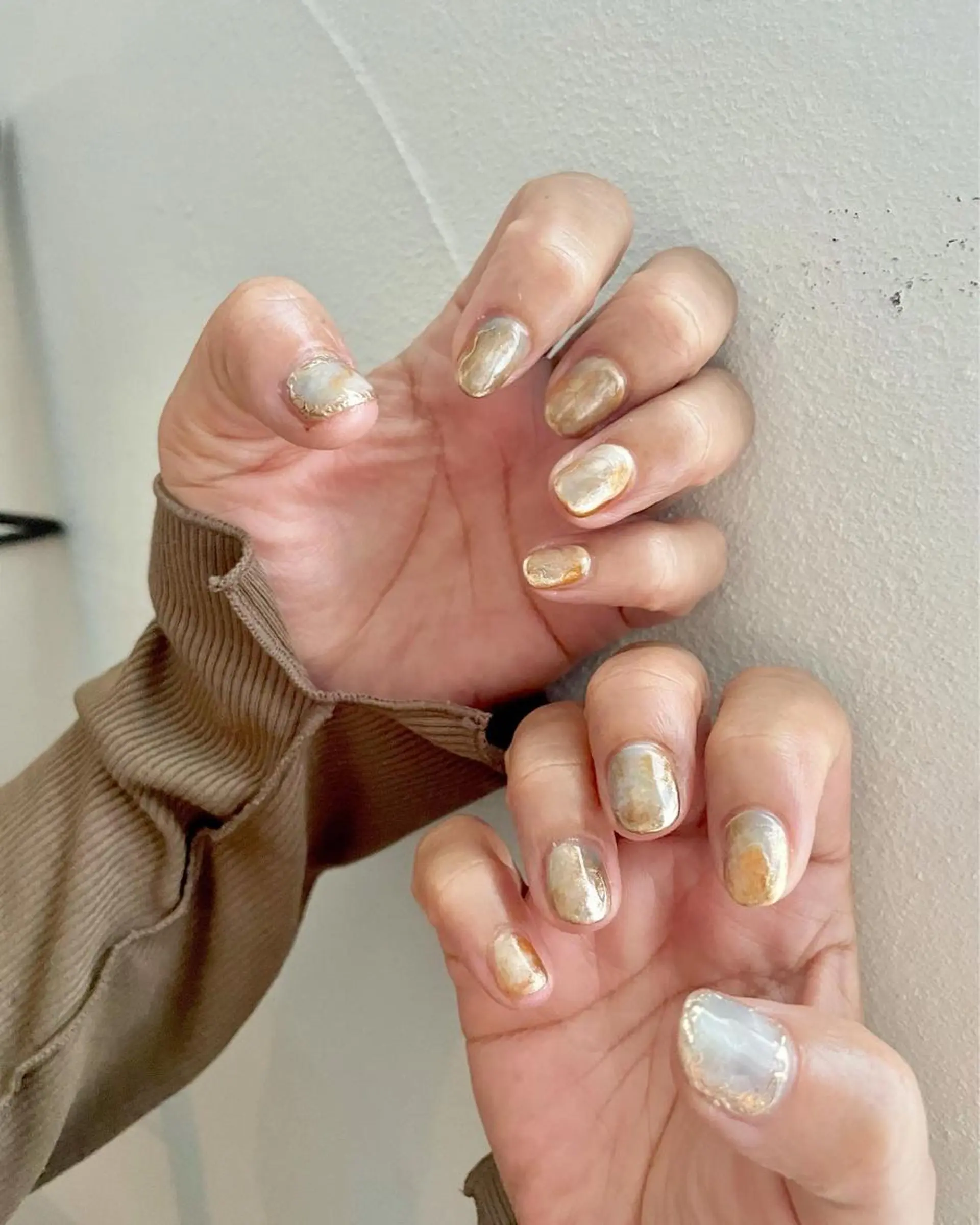 ネイル フットネイル ジェルネイル ゴールド 韓国ネイル ニュアンスネイル 甲府市徳行 🧸prunelleのネイルデザイン