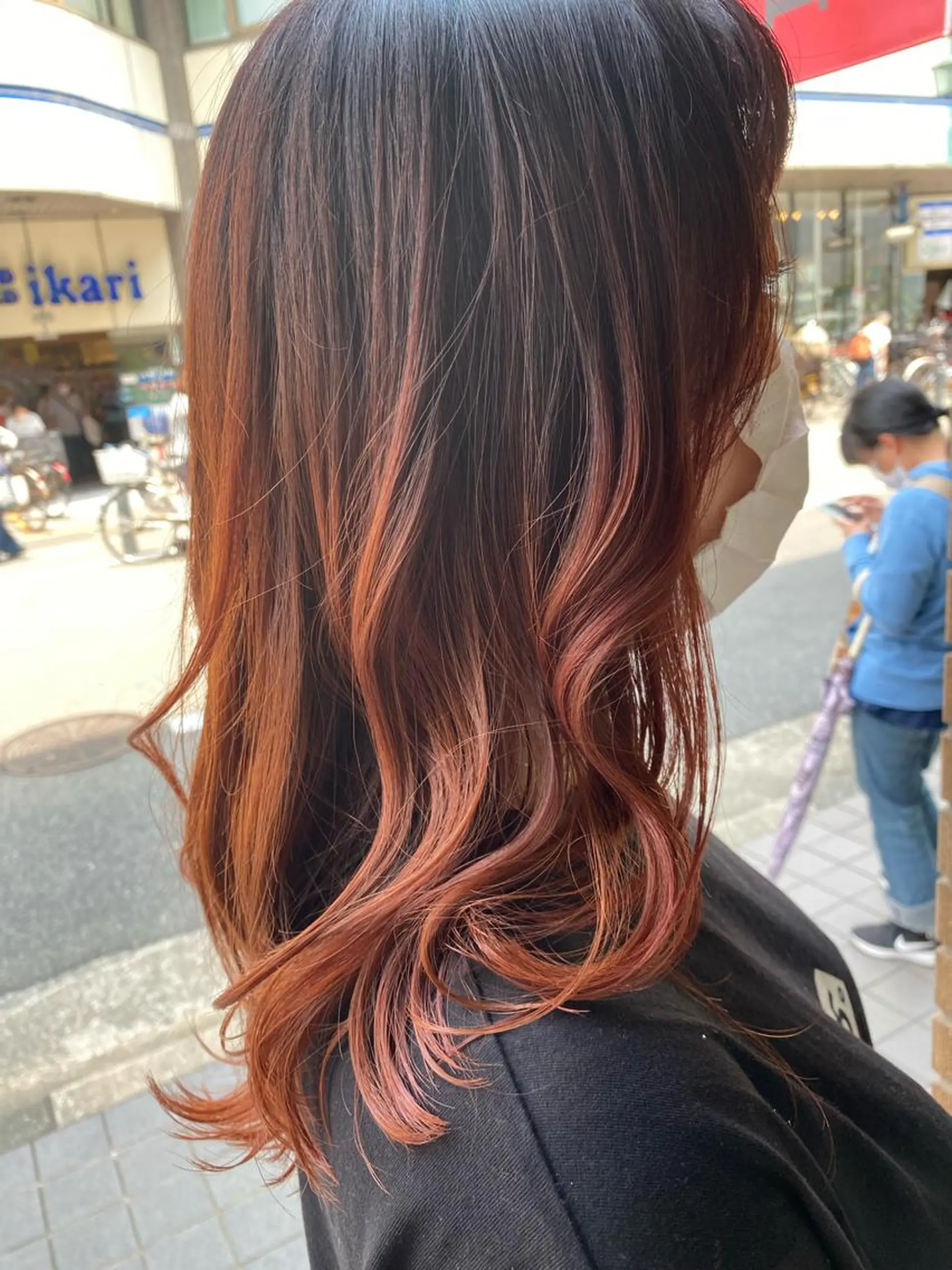 ロング 堀岡 さやかのヘアスタイル