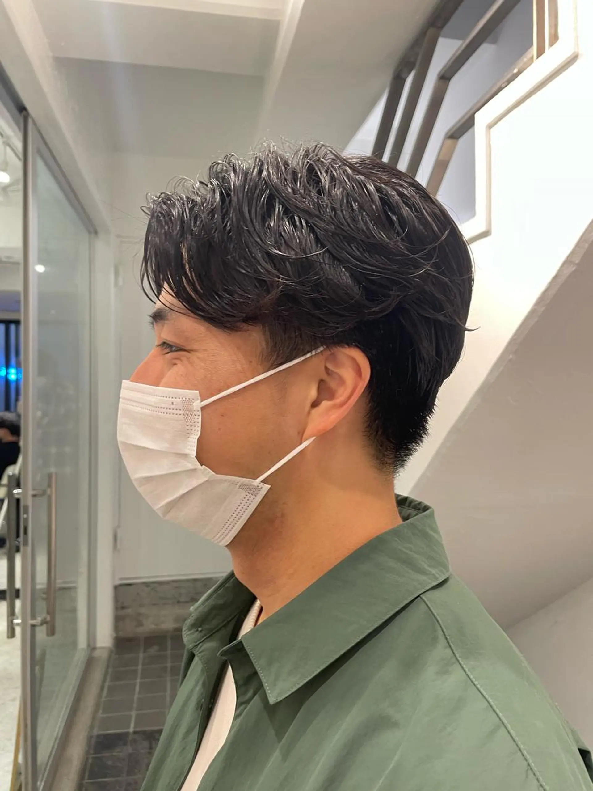 ショート カラー パーマ ヘアアレンジ メンズ メンズバレイヤージュ メンズブリーチ センターパート フェードカット メンズハイライト パーマ トリートメント ハイトーン/レイヤー 🌸さくらのヘアスタイル