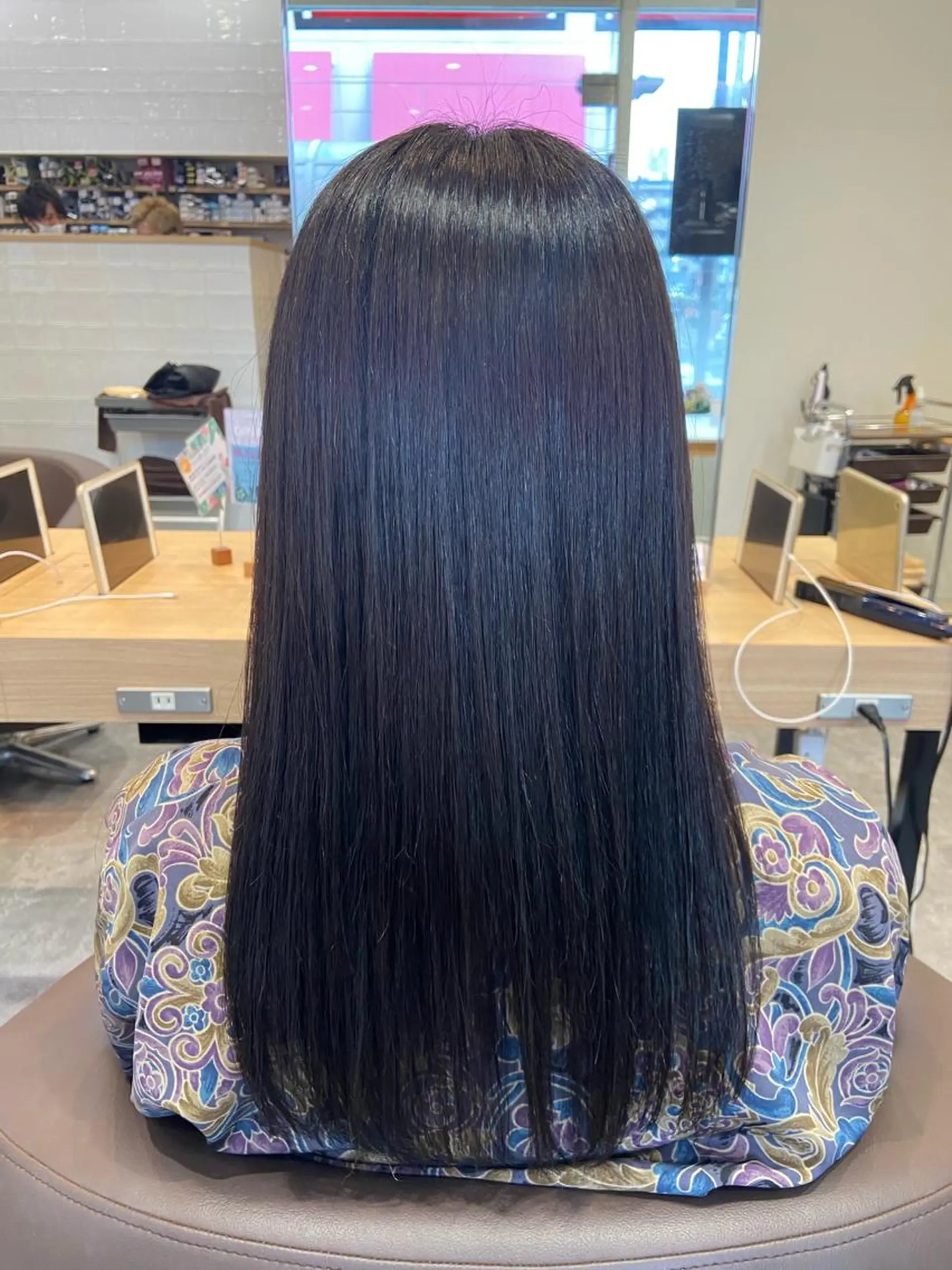 セミロング パーマ ストレートパーマ カット ヘアカラー 縮毛矯正 トリートメント Amour なぐらのヘアスタイル