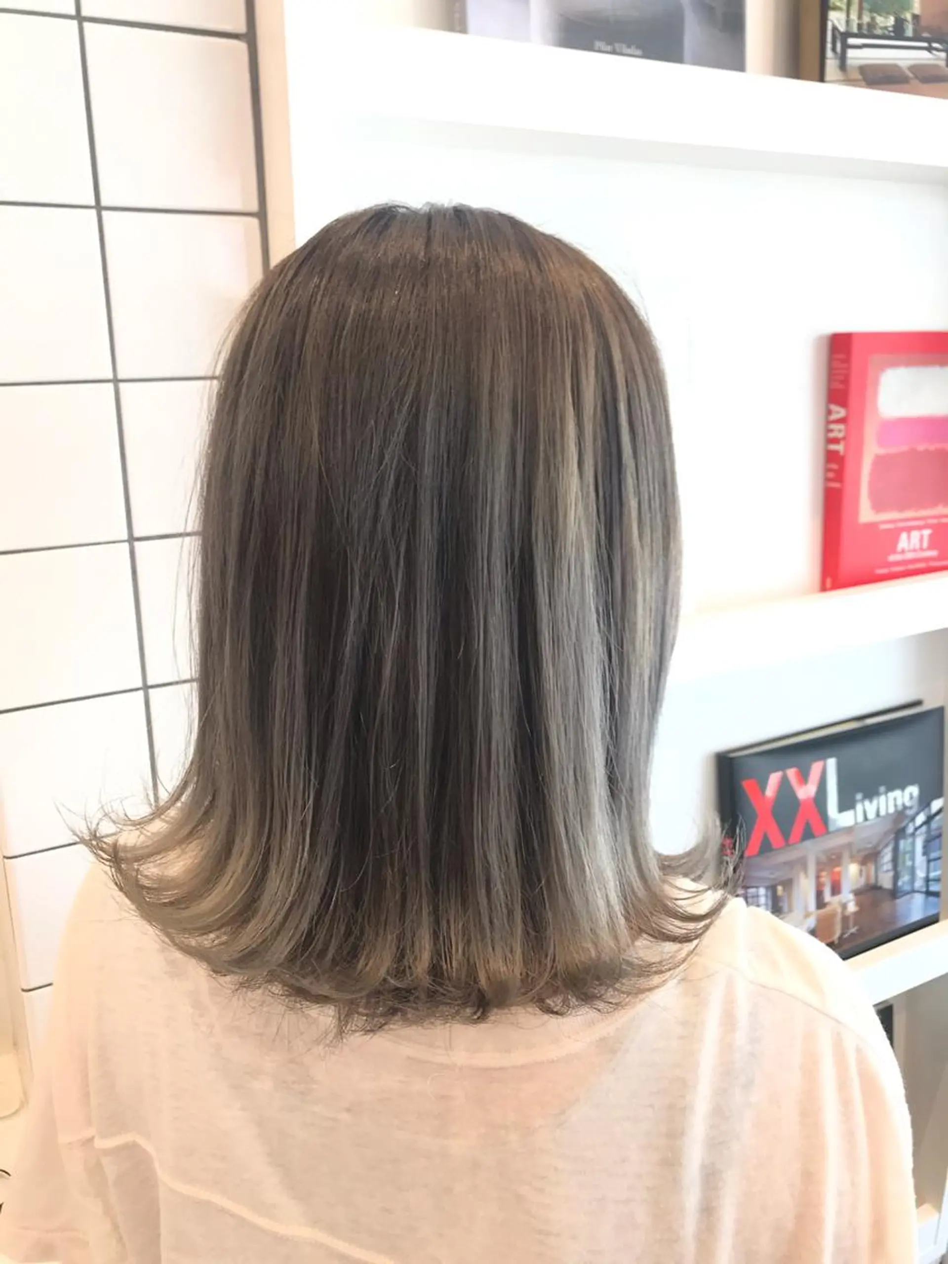 ミディアム 髙橋 かすみのヘアスタイル