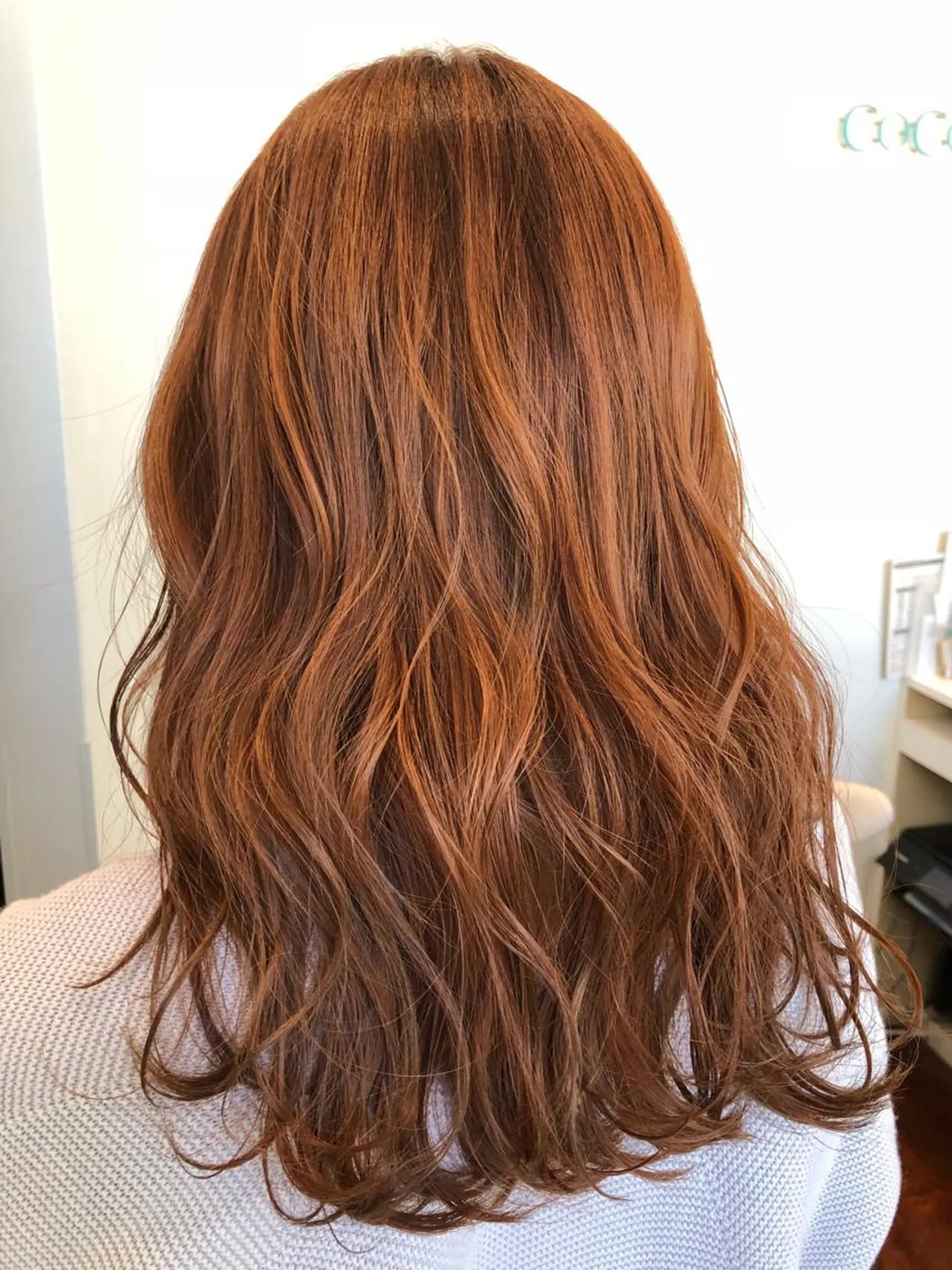 セミロング カラー ヘアアレンジ オレンジ ヘアカラー トリートメント CoCooN minamiのヘアスタイル
