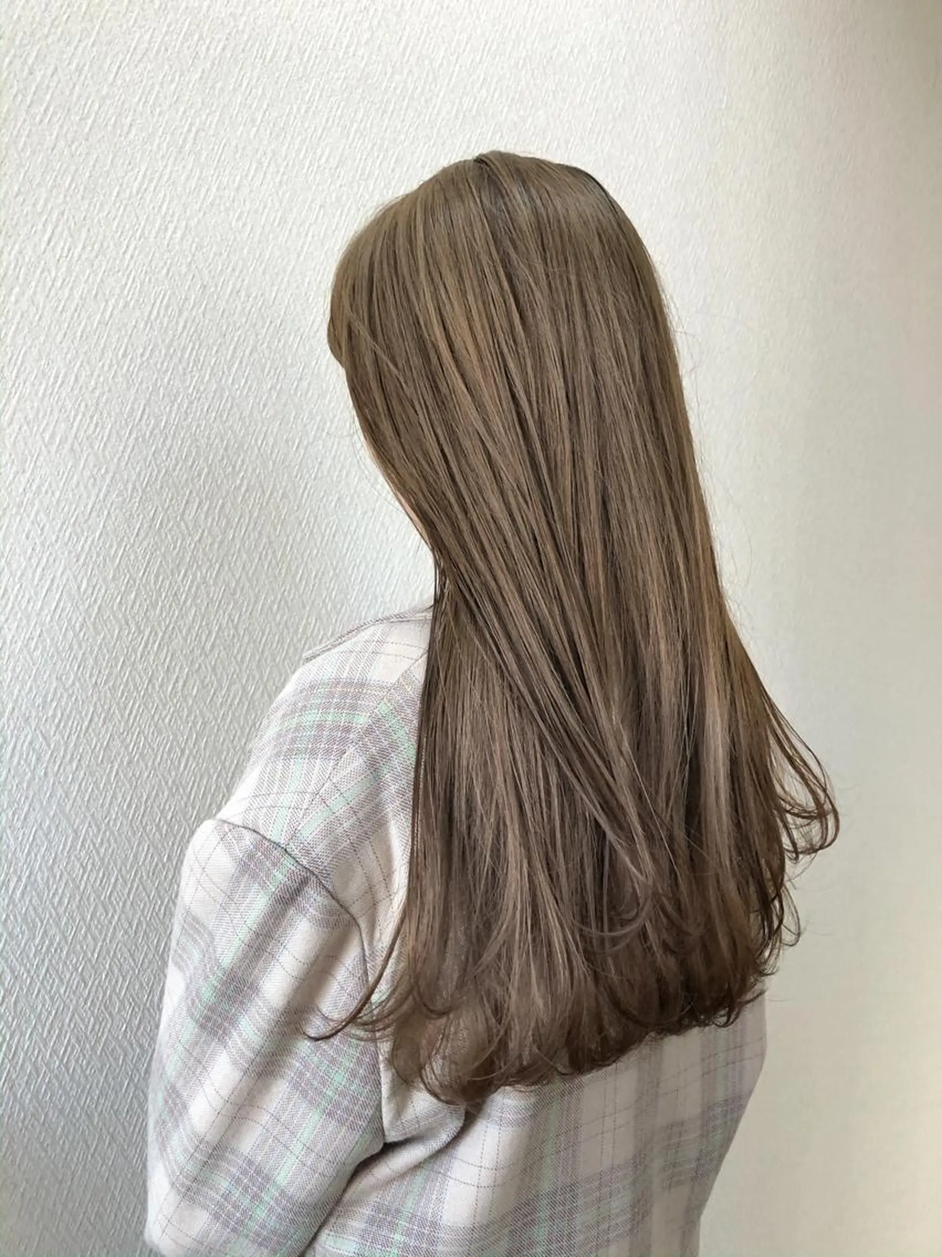 ロング アッシュ ハイライト 髪質改善 韓国風ヘア トリートメント 岡本康平/ボブ /ブリーチ/レイヤーのヘアスタイル