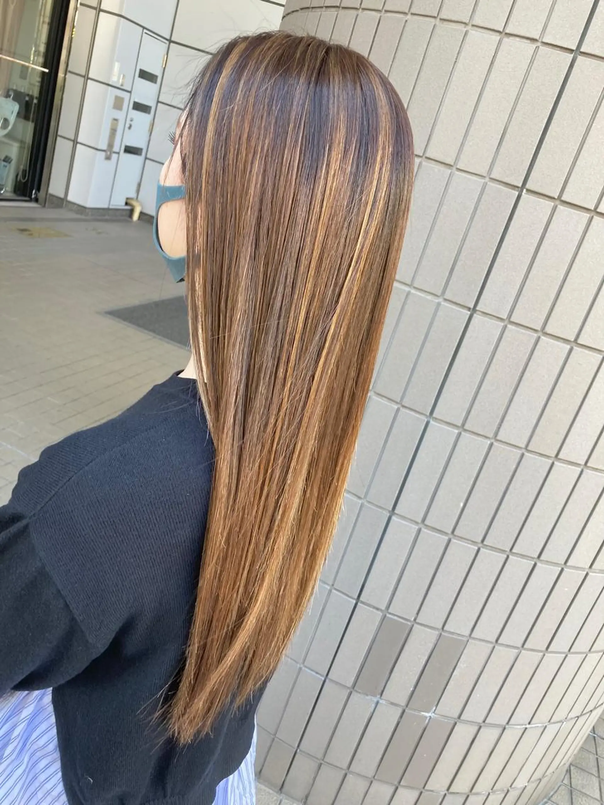 ロング カラー バレイヤージュ レイヤーカット カット ヘアカラー トリートメント SHAFT Ieiriのヘアスタイル