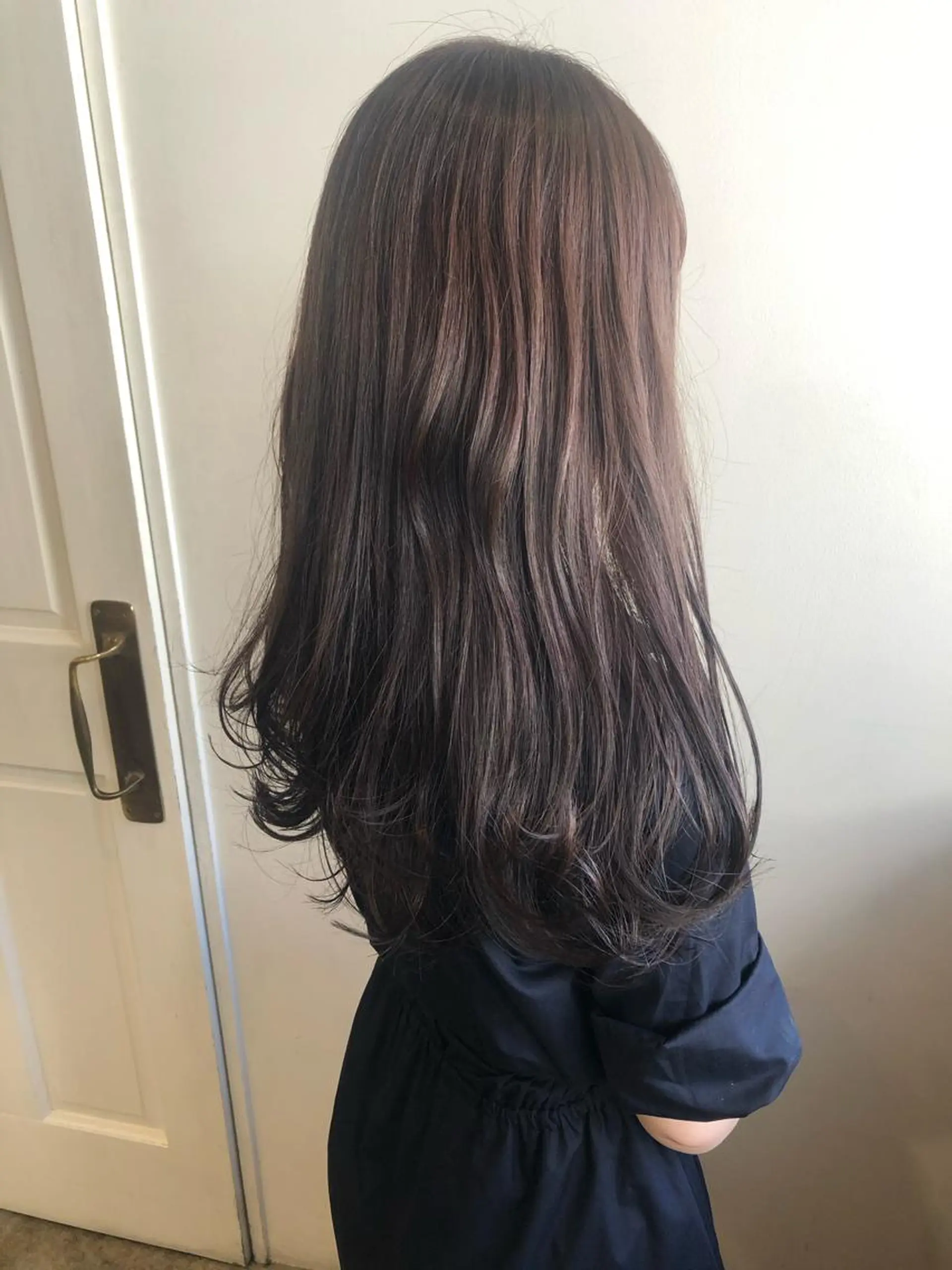 ロング カラー カット ヘアカラー トリートメント MIOベージュカラー 柔らかいカラーのヘアスタイル