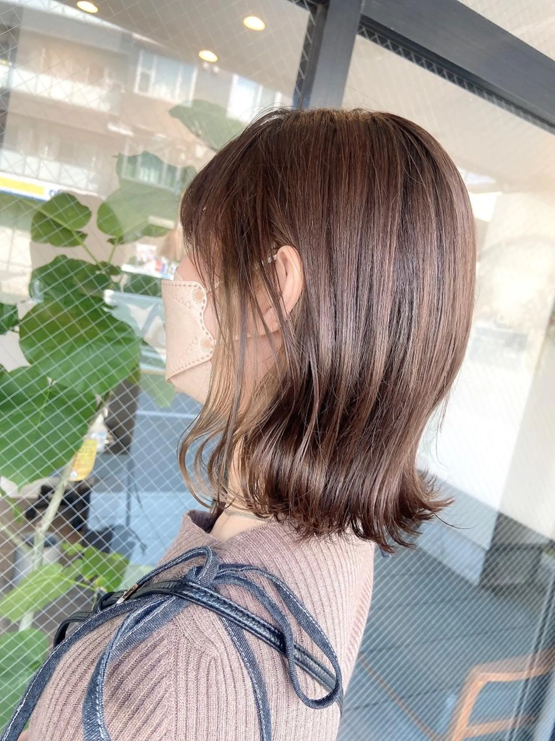 ミディアム くびれヘア レイヤーカット 柏韓国ヘア 白石芽衣のヘアスタイル