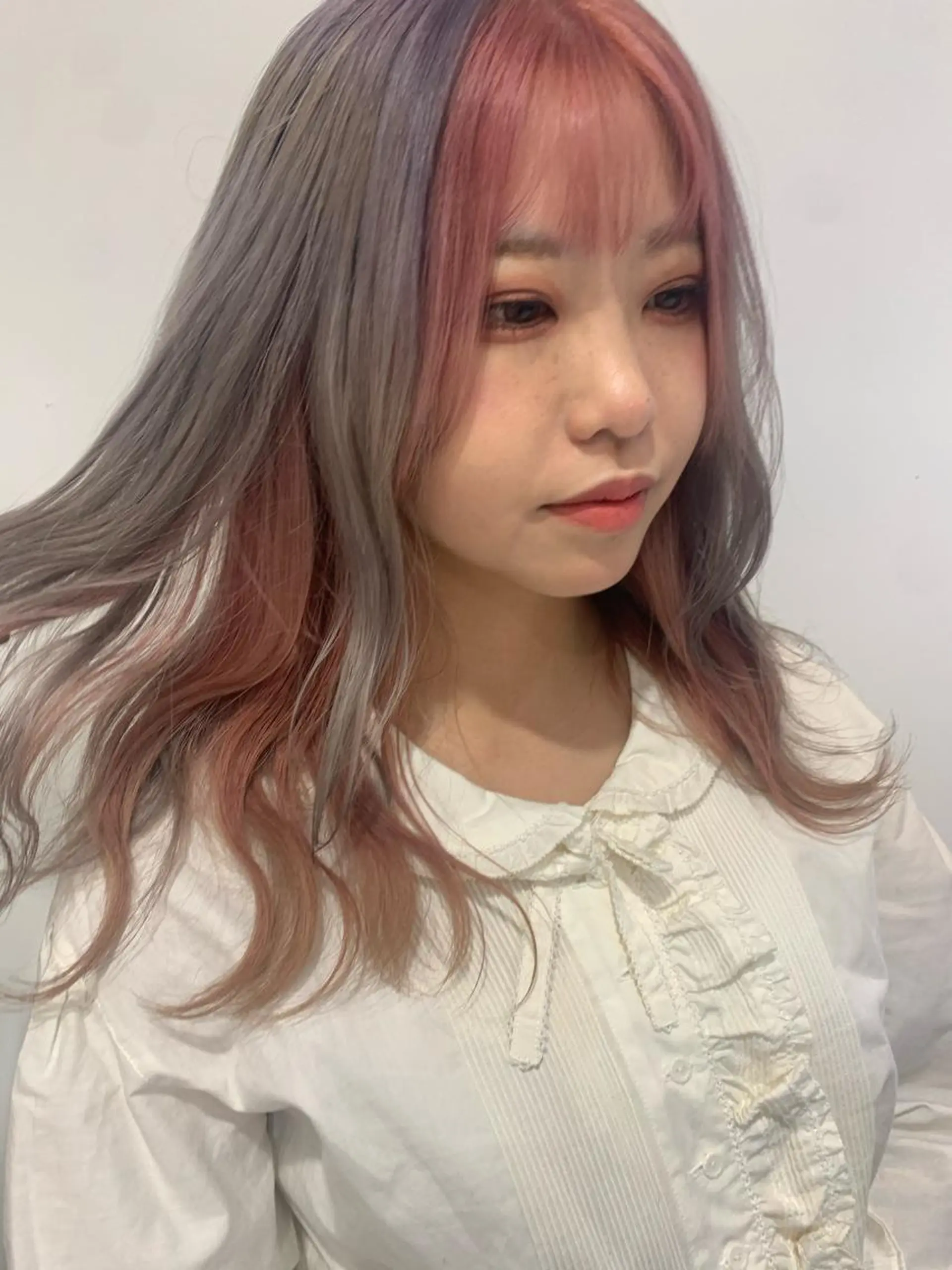 ミディアム カラー ブリーチ インナーカラー ラベンダーカラー ラベンダーグレー ピンクカラー 中目黒🌼 🌼ハナのヘアスタイル