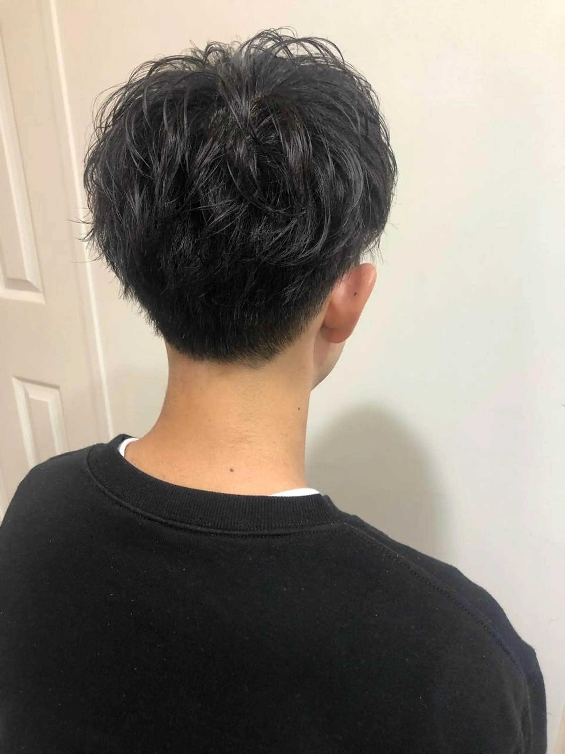 パーマ メンズ MIOベージュカラー 柔らかいカラーのヘアスタイル