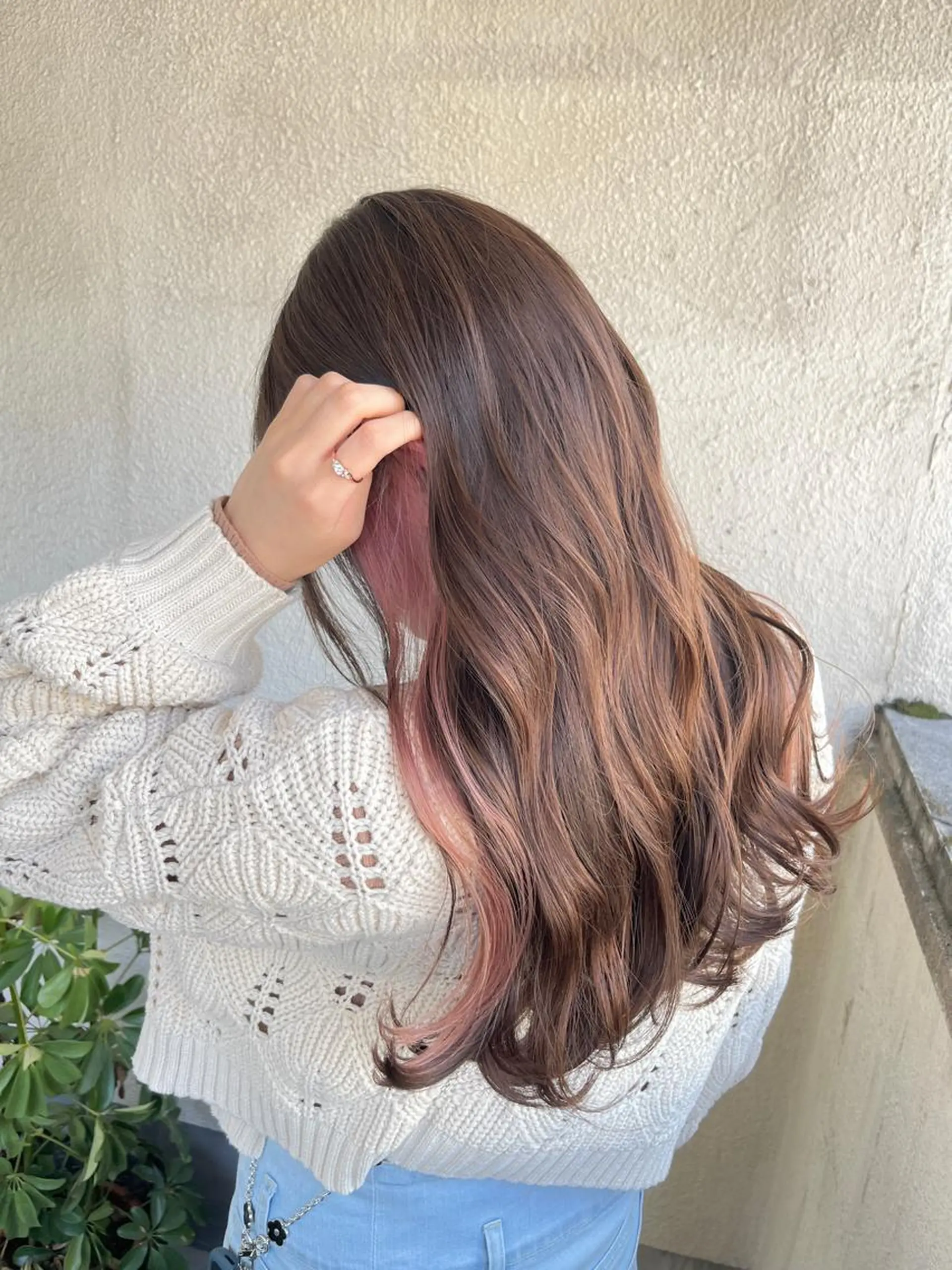 ロング カラー アッシュ アッシュブラウン ブラウンカラー ピンクカラー グレージュ/透け感 カラー/透明感カラーのヘアスタイル