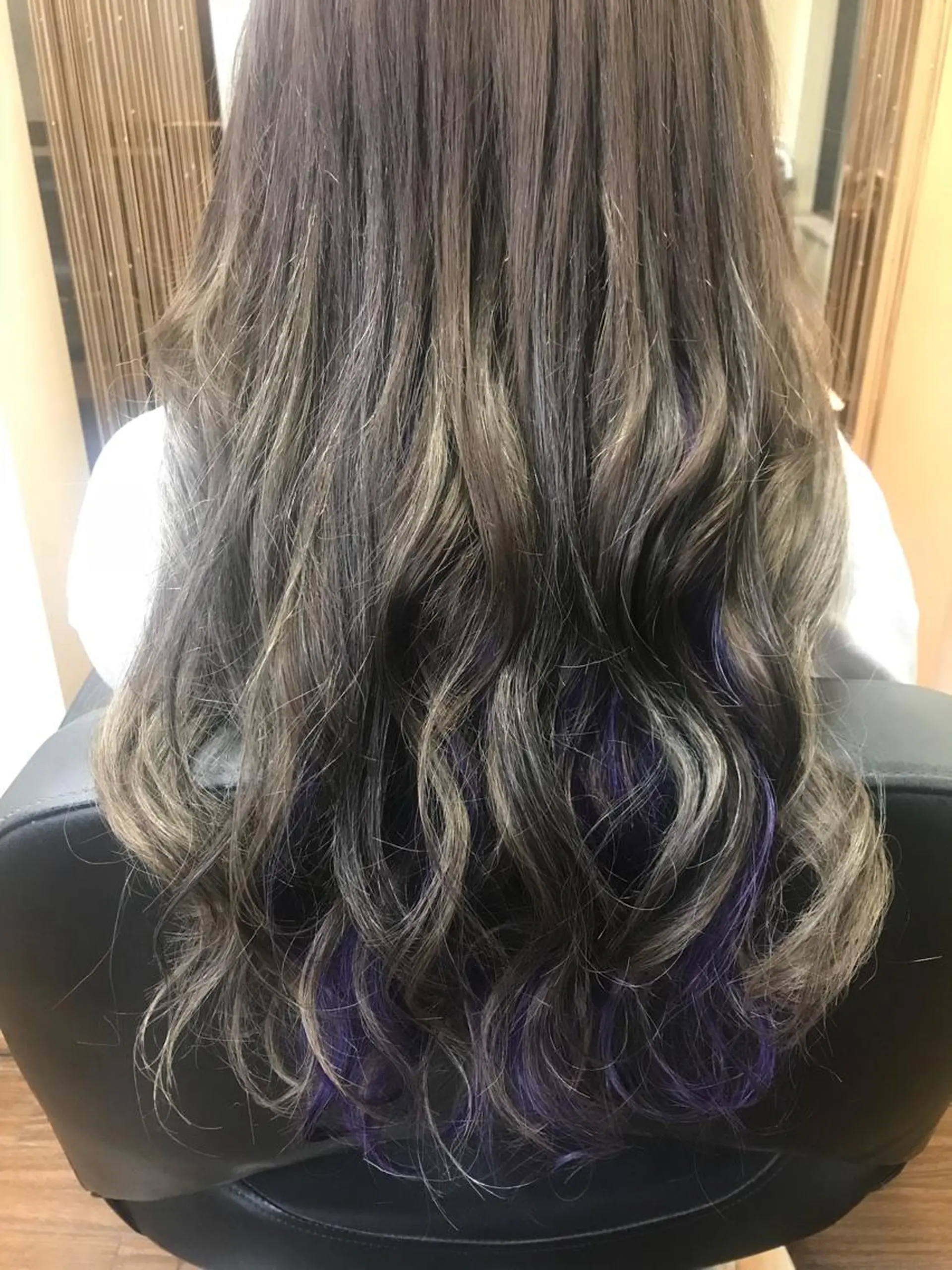 ロング パープルカラー エクステ 家田 竜のヘアスタイル