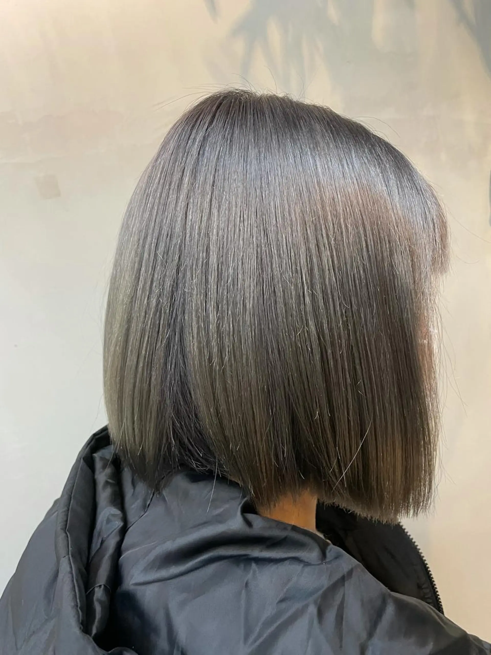 ミディアム カラー ブリーチ グレージュ mee.表参道所属・ボブ/ショート /パーマ/shinのヘアスタイル