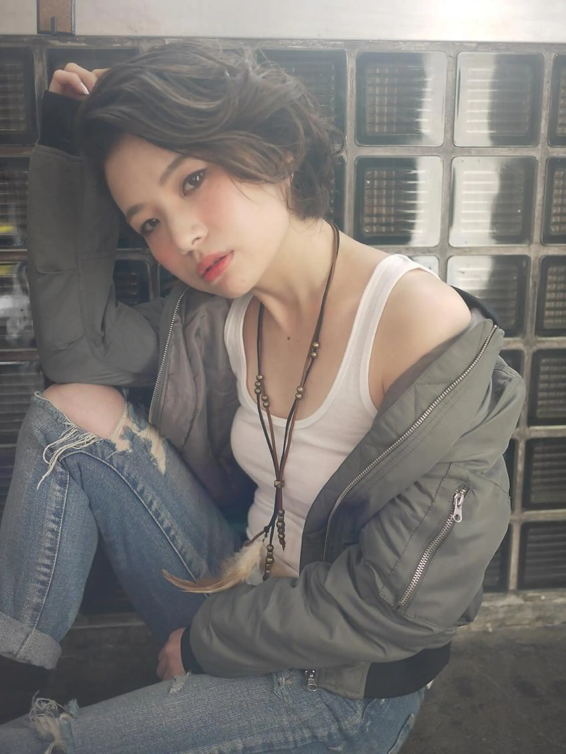 ショート カラー 前下がりボブ アッシュ ベージュカラー グラデーションカラー ハイライトカラー ☆est hair☆ 新宿ナプラスタジオのヘアスタイル