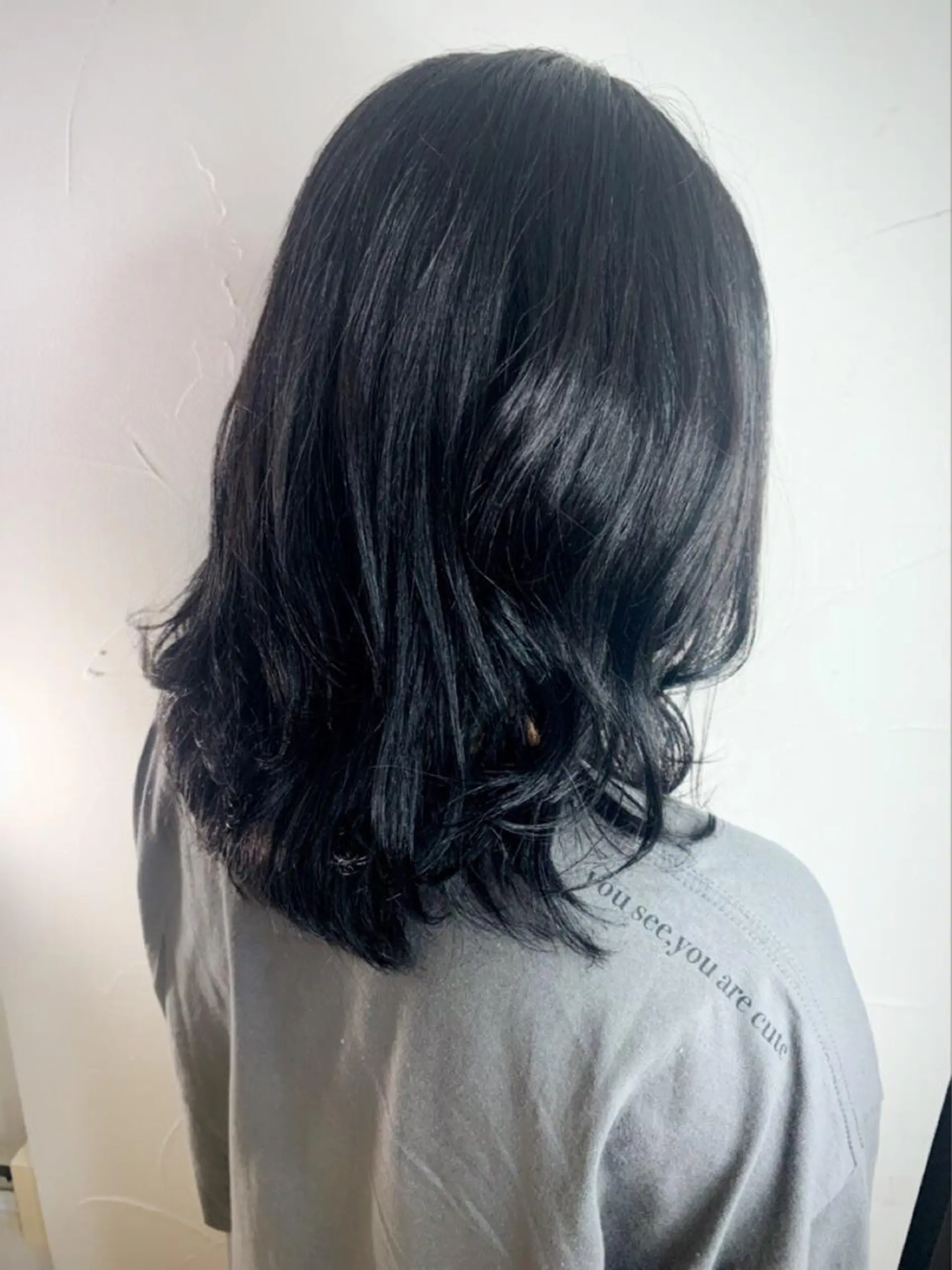 カラー 渡部凌我 小顔ウルフ ハイトーンカラーのヘアスタイル