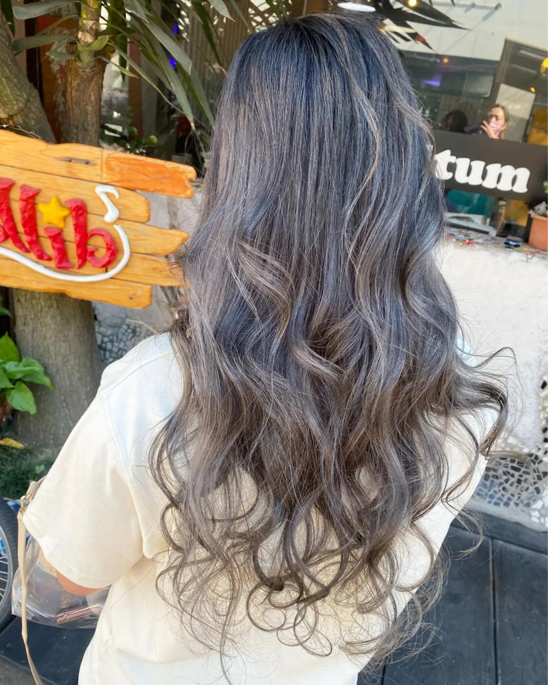 ロング カラー ヘアカラー トリートメント 玉木 育実のヘアスタイル