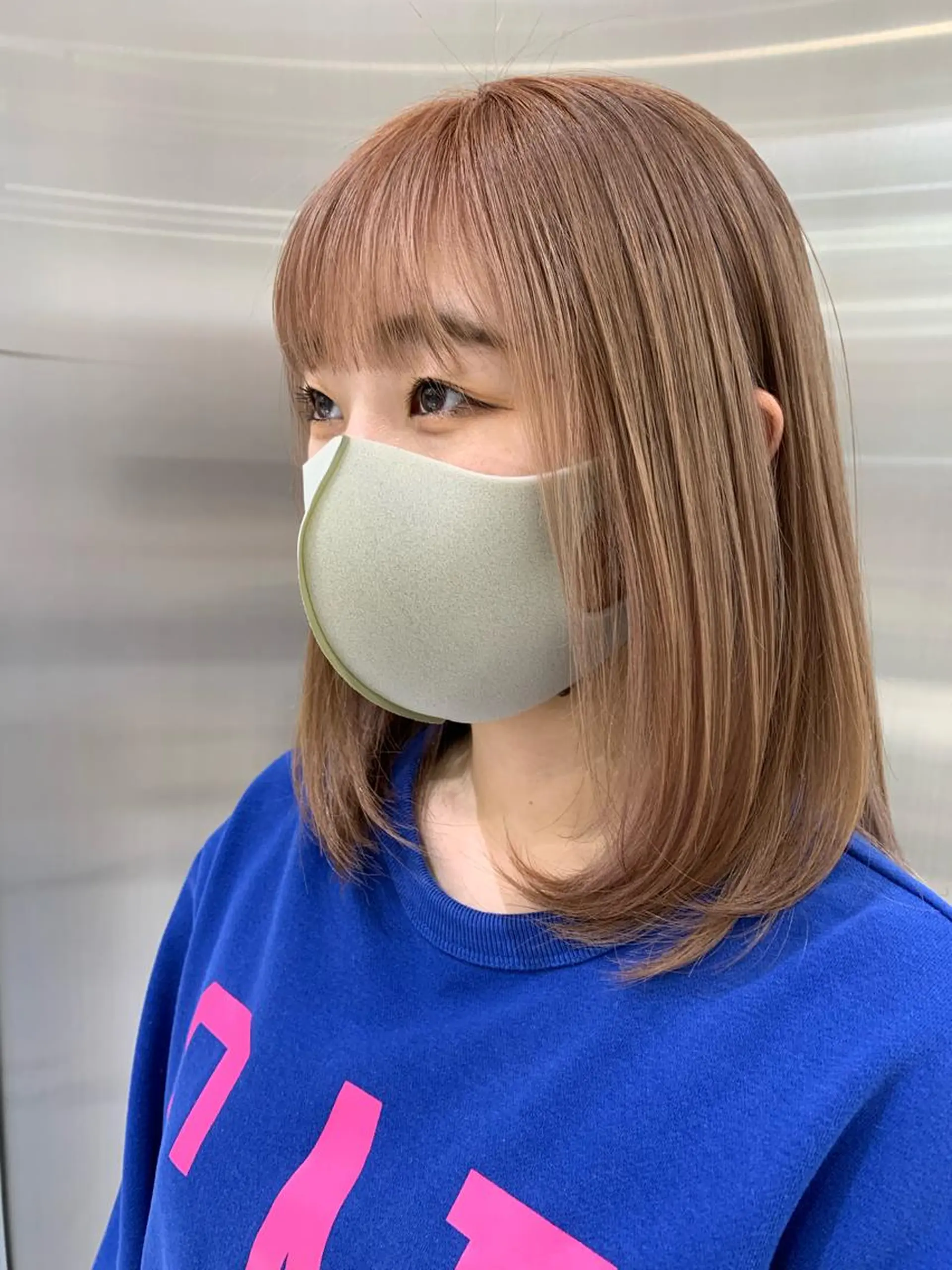 ミディアム カラー オチ ハナのヘアスタイル