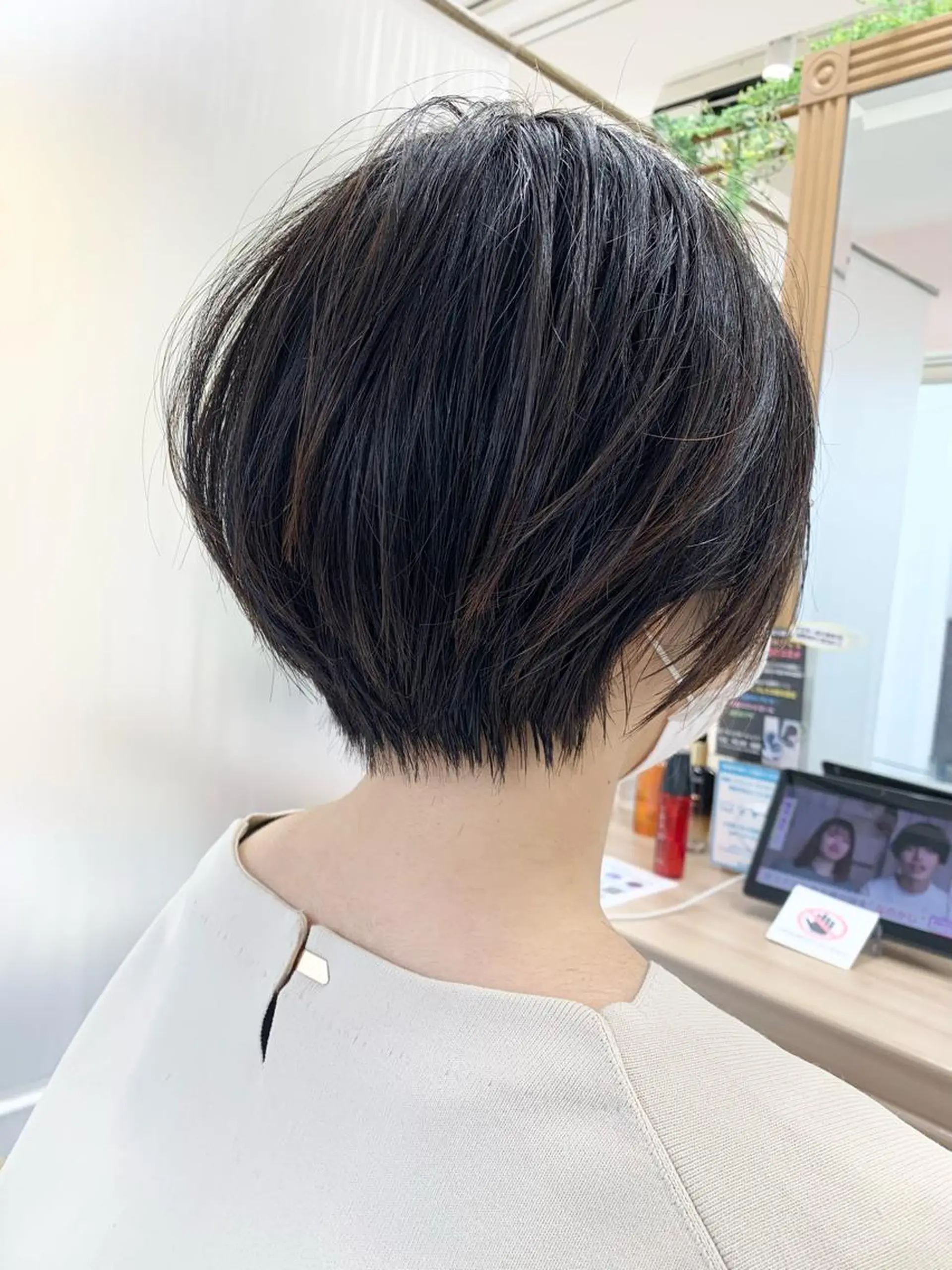 ショート ✂ 持田 真菜のヘアスタイル