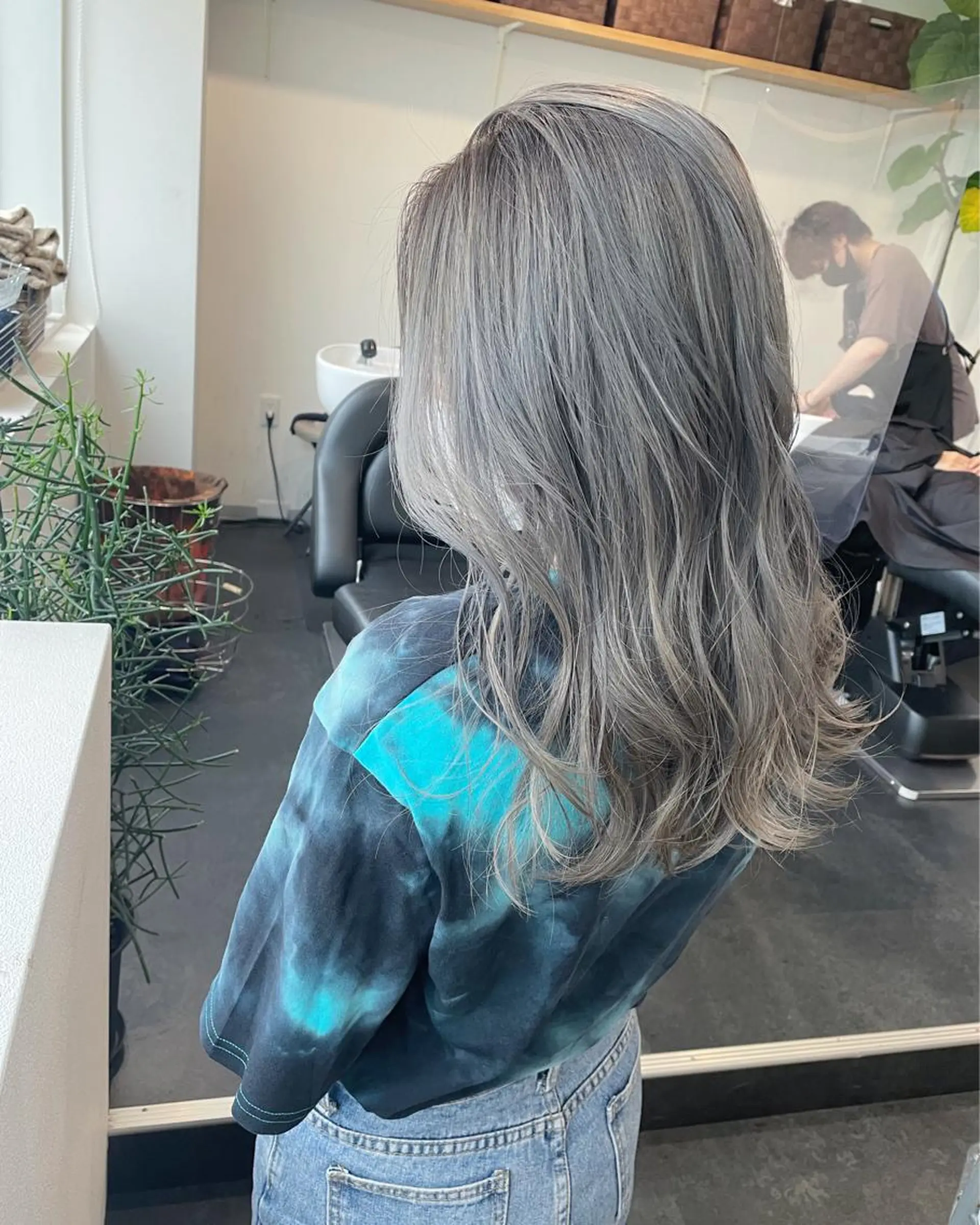 セミロング カラー グレージュ ミルクティーグレージュ JIL BLAN 京都所属・RU RIのヘアスタイル