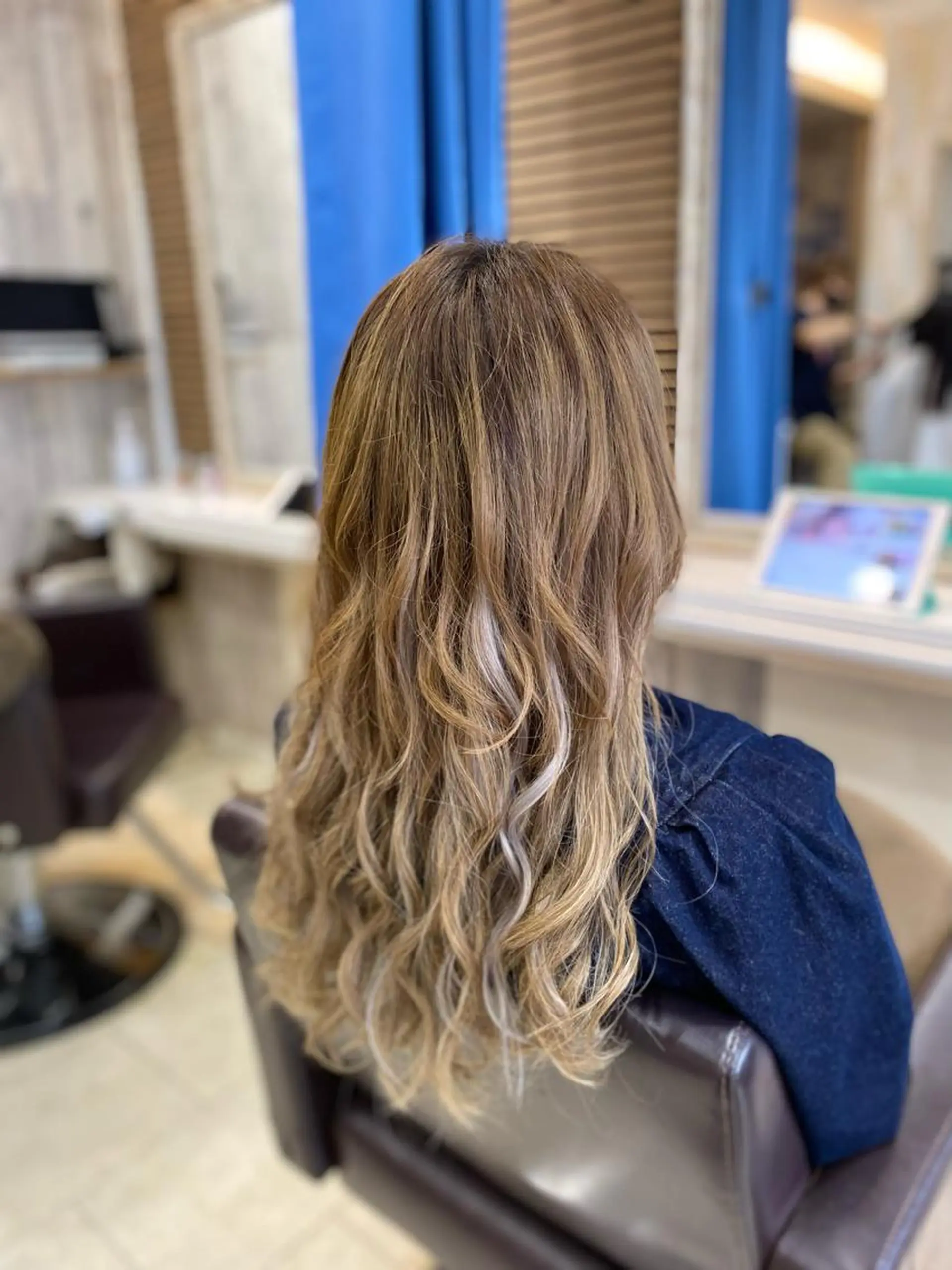 ロング 石井 彰浩のヘアスタイル