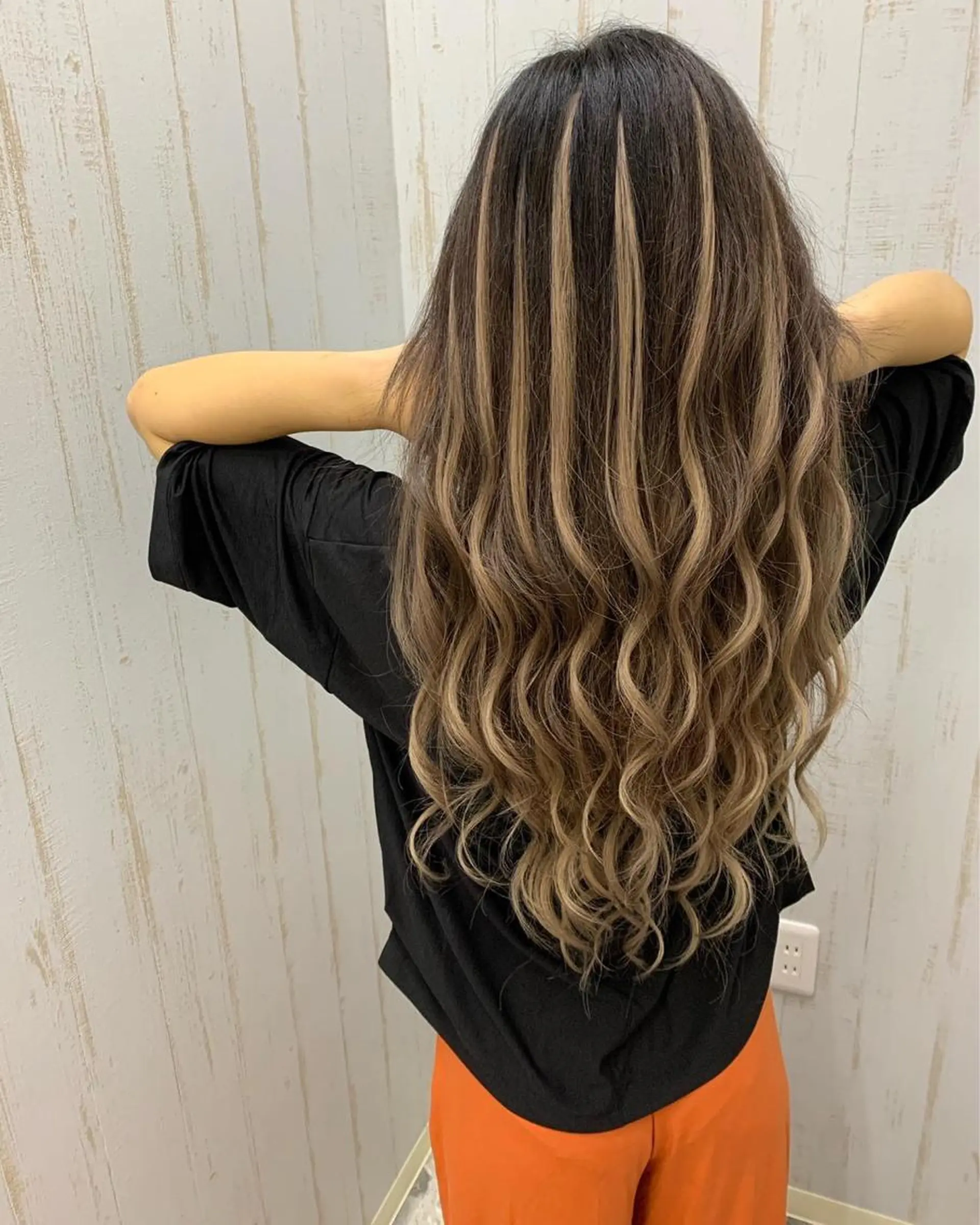 セミロング ROI 【ロイ】のヘアスタイル