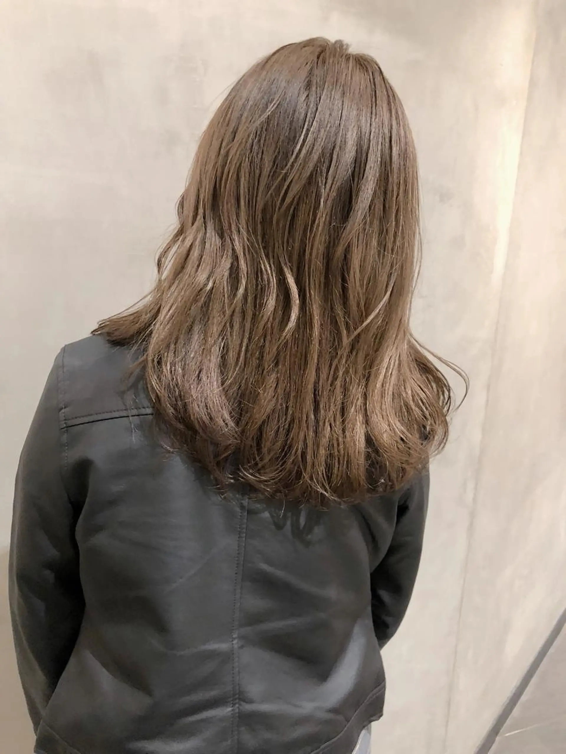 ミディアム カラー ベージュカラー パープルカラー ヘアカラー トリートメント 大西 直人のヘアスタイル