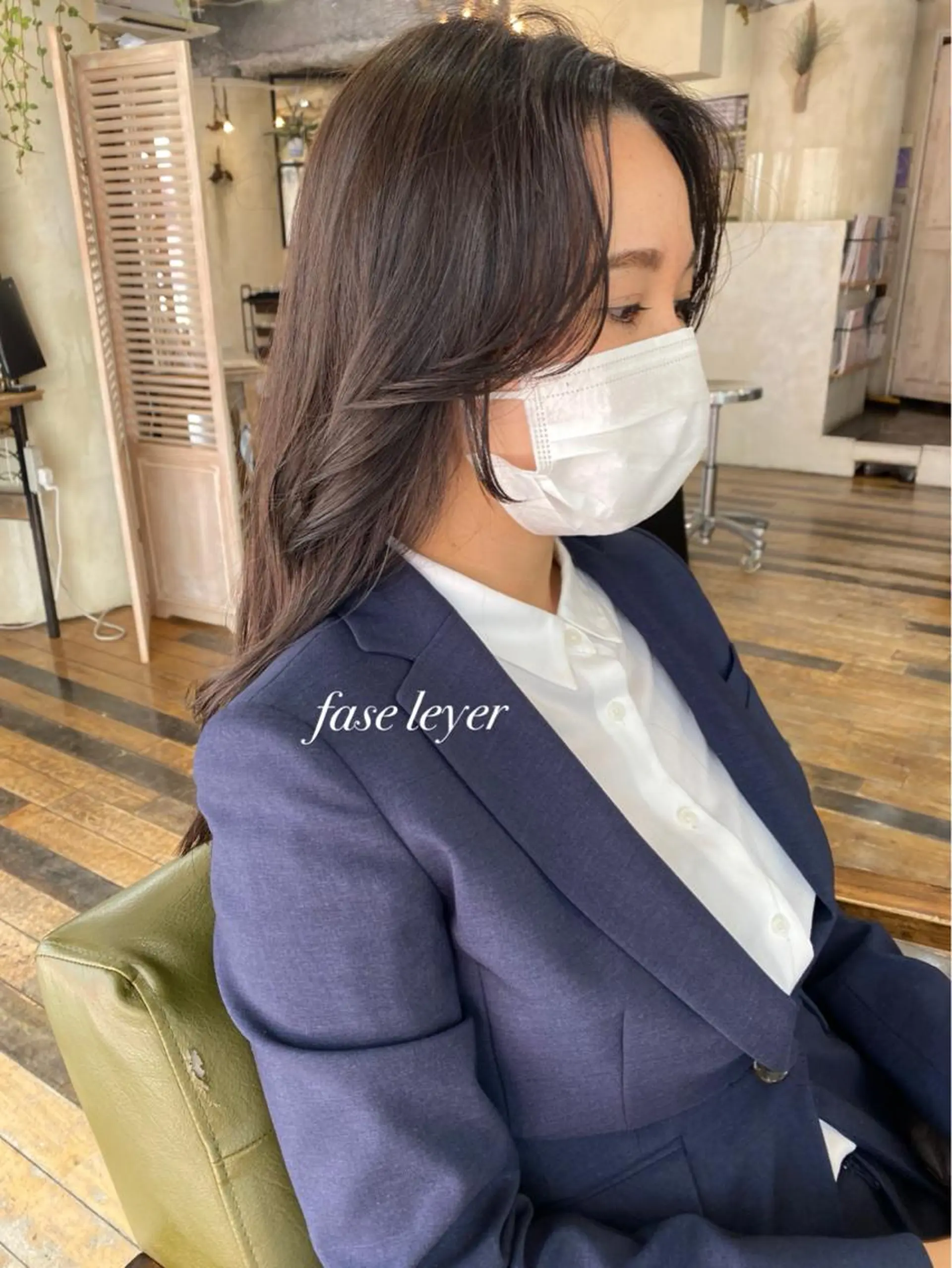 ミディアム 顔まわりレイヤー レイヤーカット 鎌倉 彩のヘアスタイル
