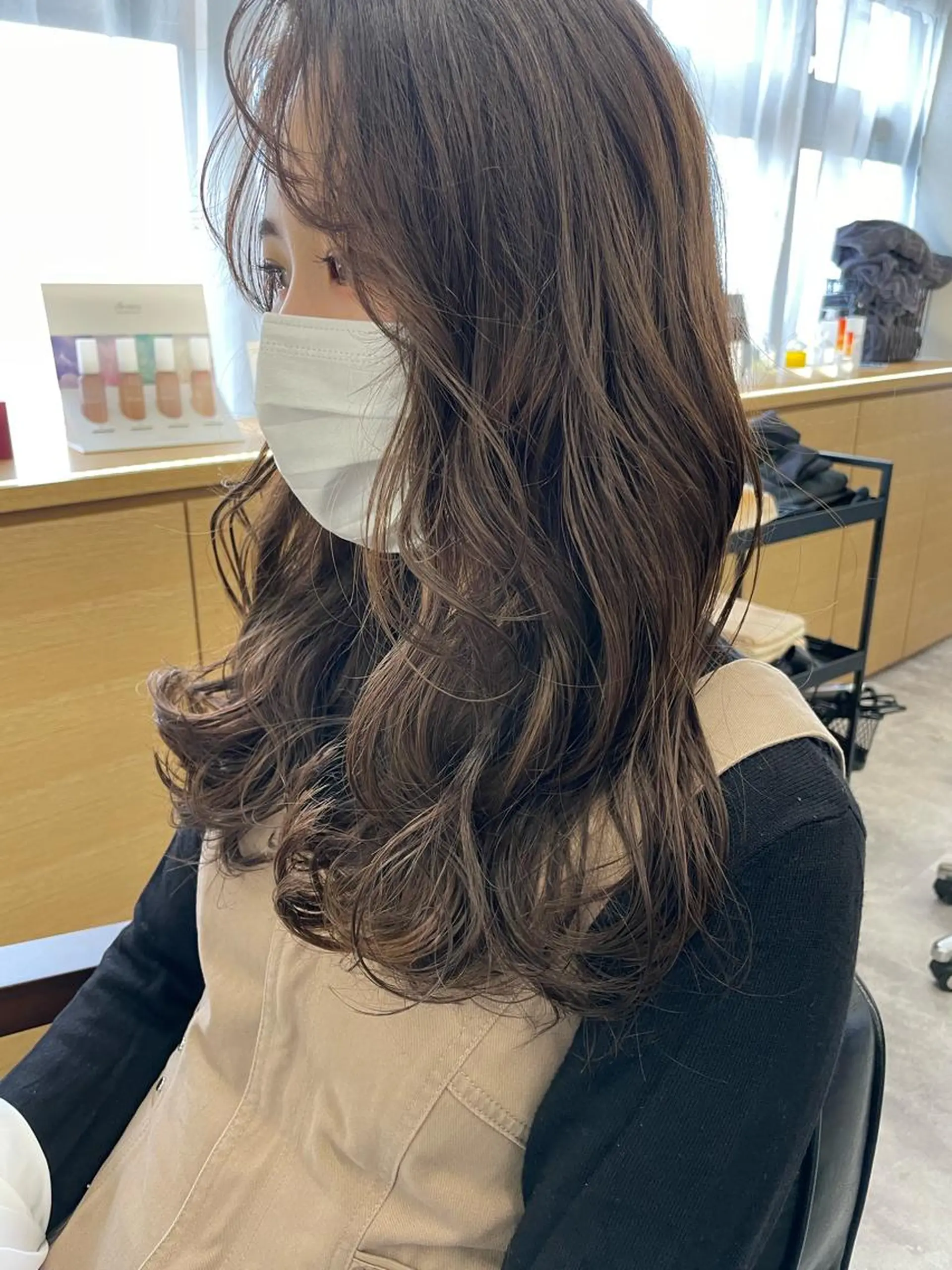 セミロング カラー ベージュカラー ブラウンカラー Emitas.　井上 真奈美のヘアスタイル
