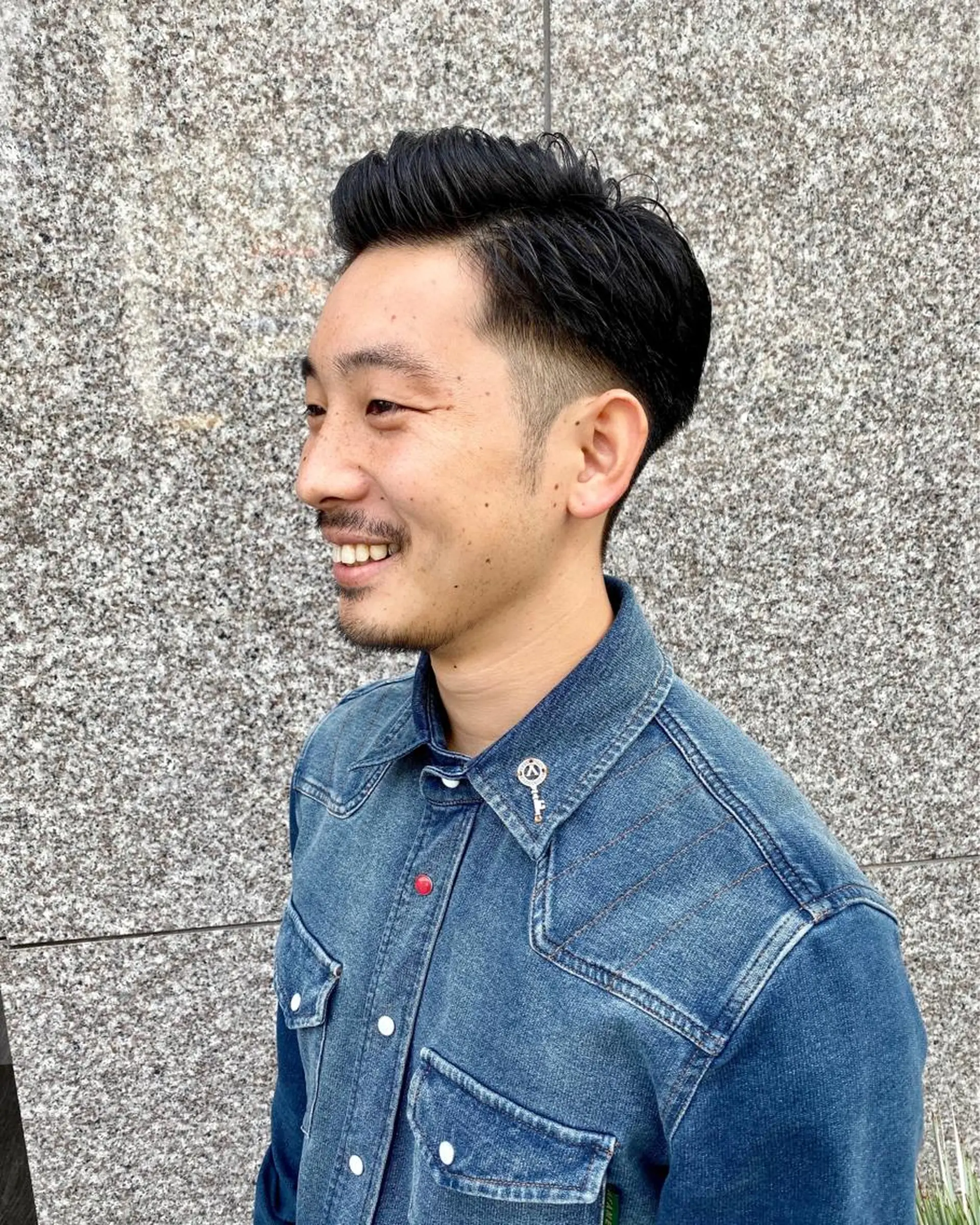 メンズ フェードカット 七三 カット (h)wim ウィムのヘアスタイル