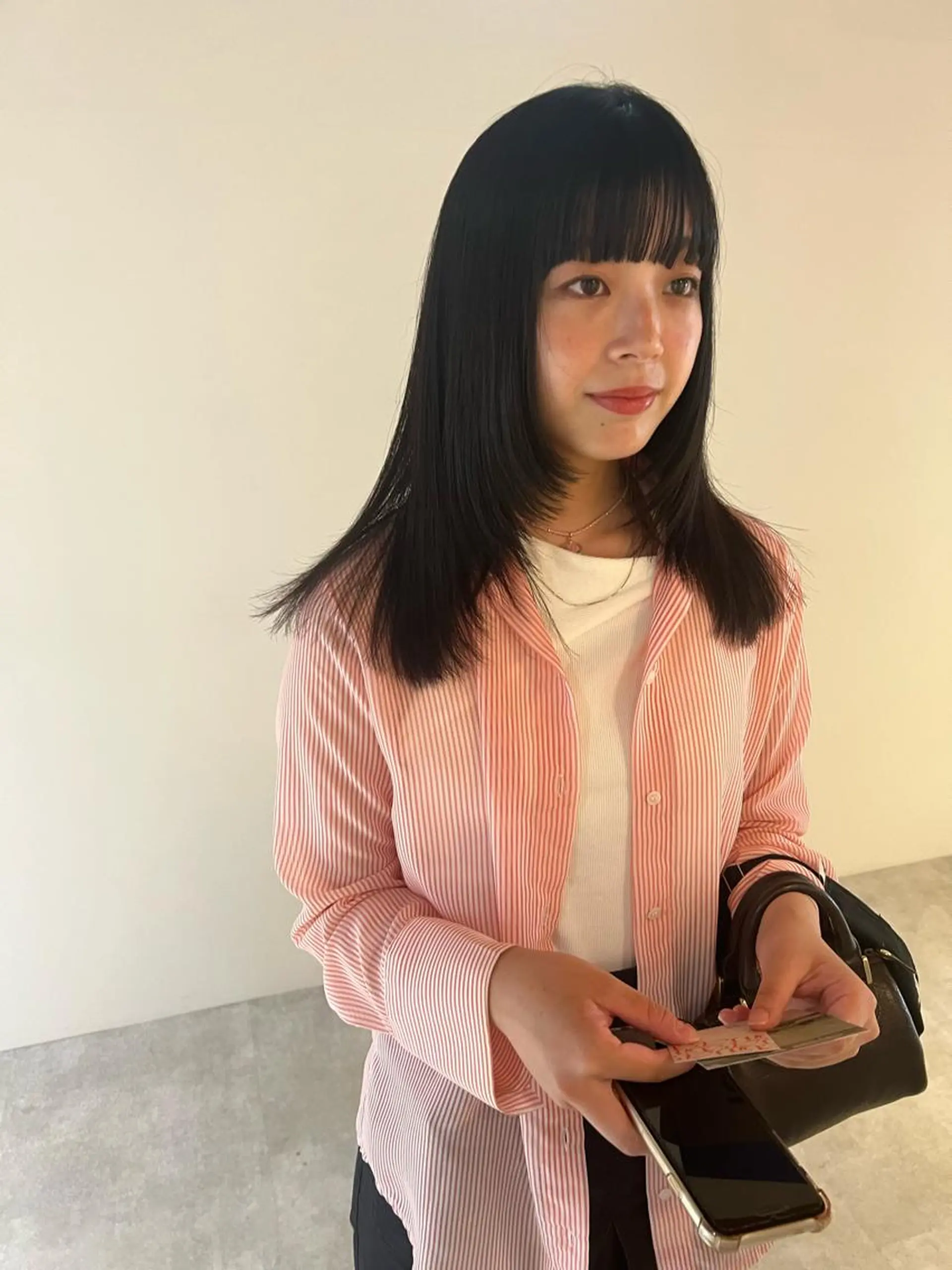 セミロング io濱川 遥のヘアスタイル