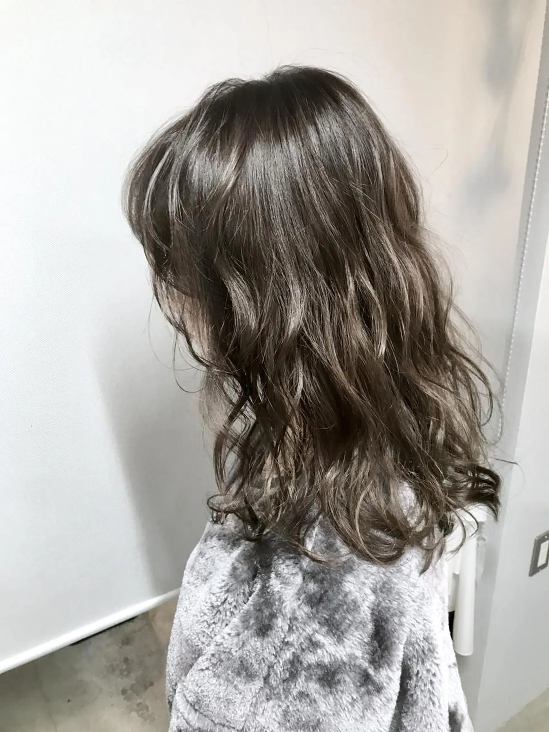 ミディアム カラー くせ毛 lok[ロク] 高田馬場のヘアスタイル