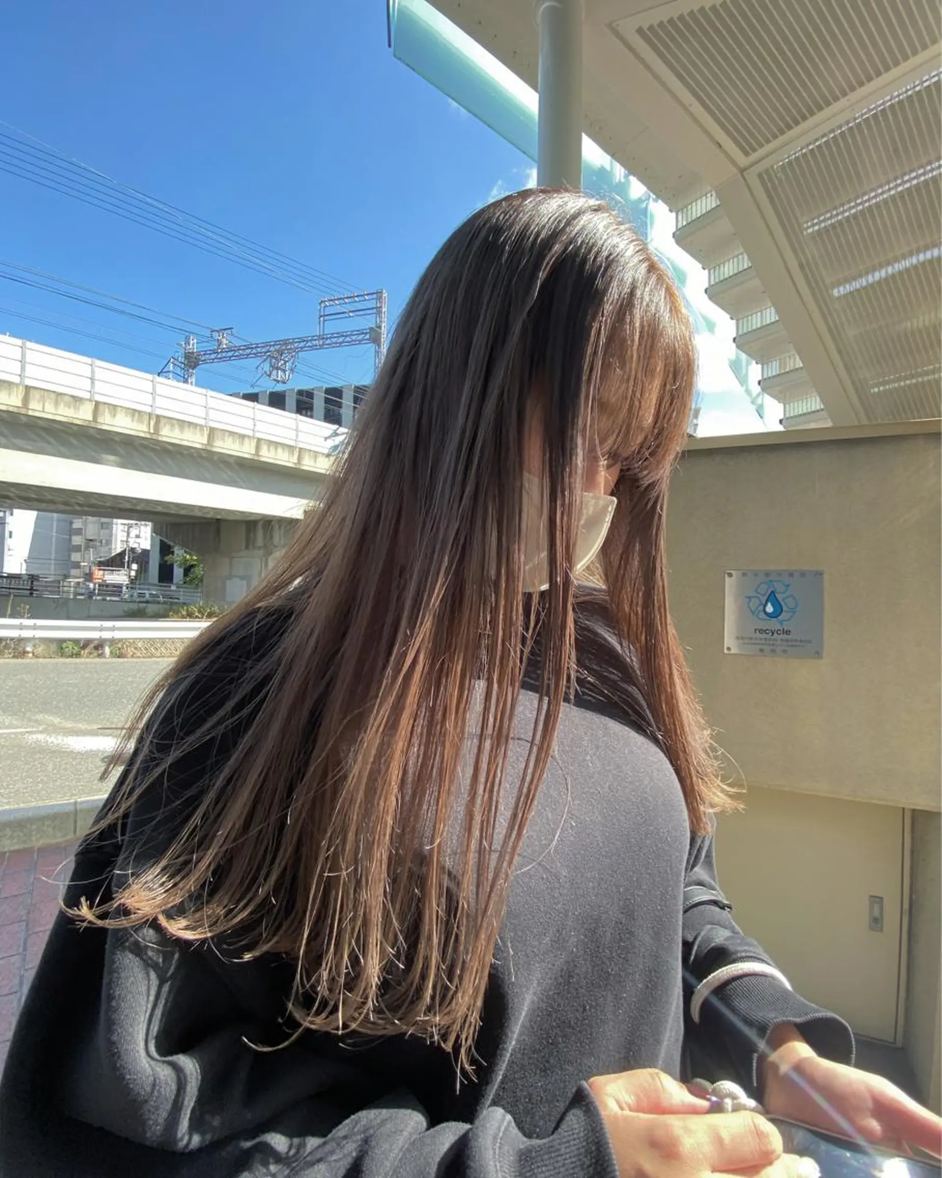 ロング ラベンダーベージュ ロング カット ヘアカラー トリートメント Musiiik hairのヘアスタイル