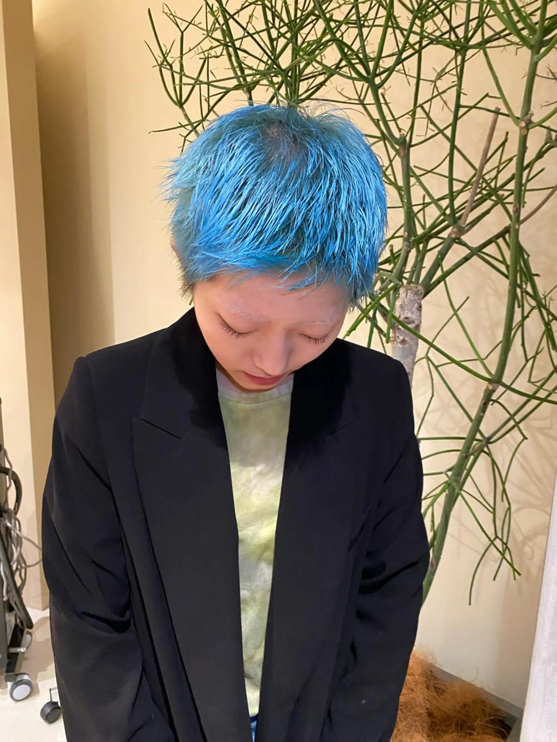 ショート カラー パーマ ヘアアレンジ メンズ メンズバレイヤージュ メンズブリーチ センターパート フェードカット メンズハイライト ヘアカラー トリートメント ハイトーン/レイヤー 🌸さくらのヘアスタイル