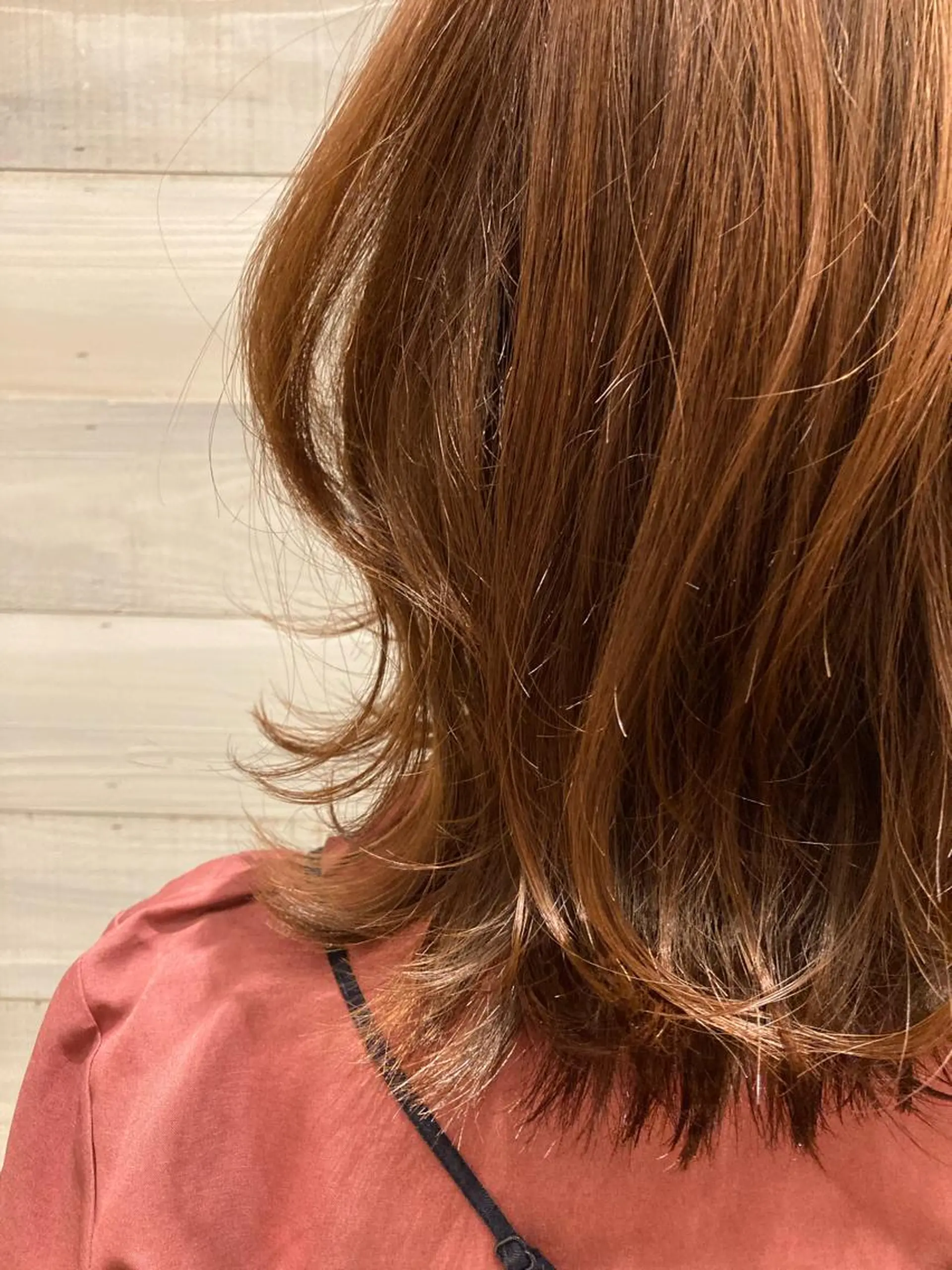 カラー ブラウンカラー オレンジ オレンジブラウン 小池 楓のヘアスタイル