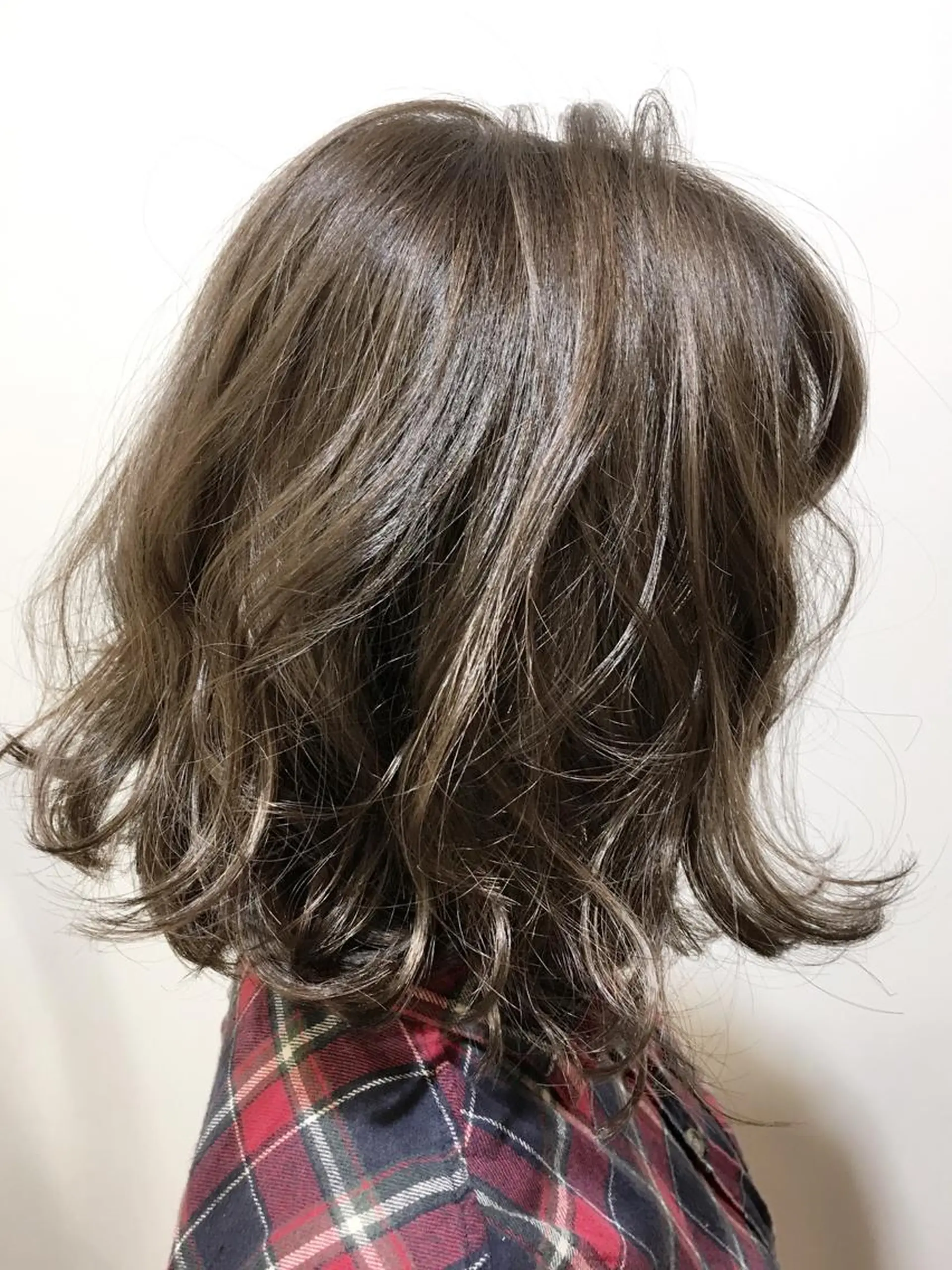 ショート カラー 透明感カラー グレージュ ハイライトカラー 3Dハイライト ハイライト 海外風レイヤーカット 👑店長　平松　由のヘアスタイル