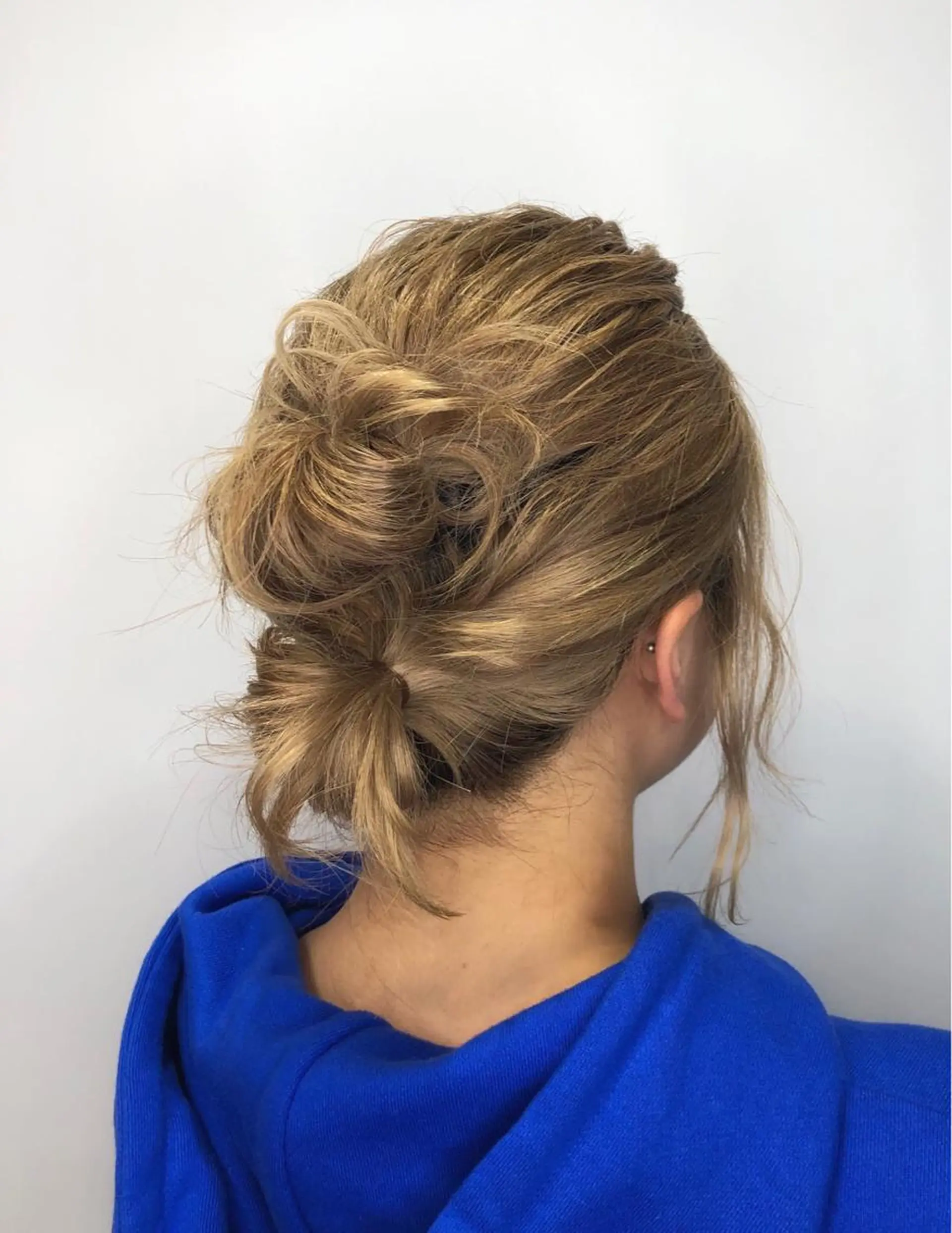 ヘアアレンジ お団子ヘア 簡単アレンジ ヘアカラー soelle Hanaのヘアスタイル