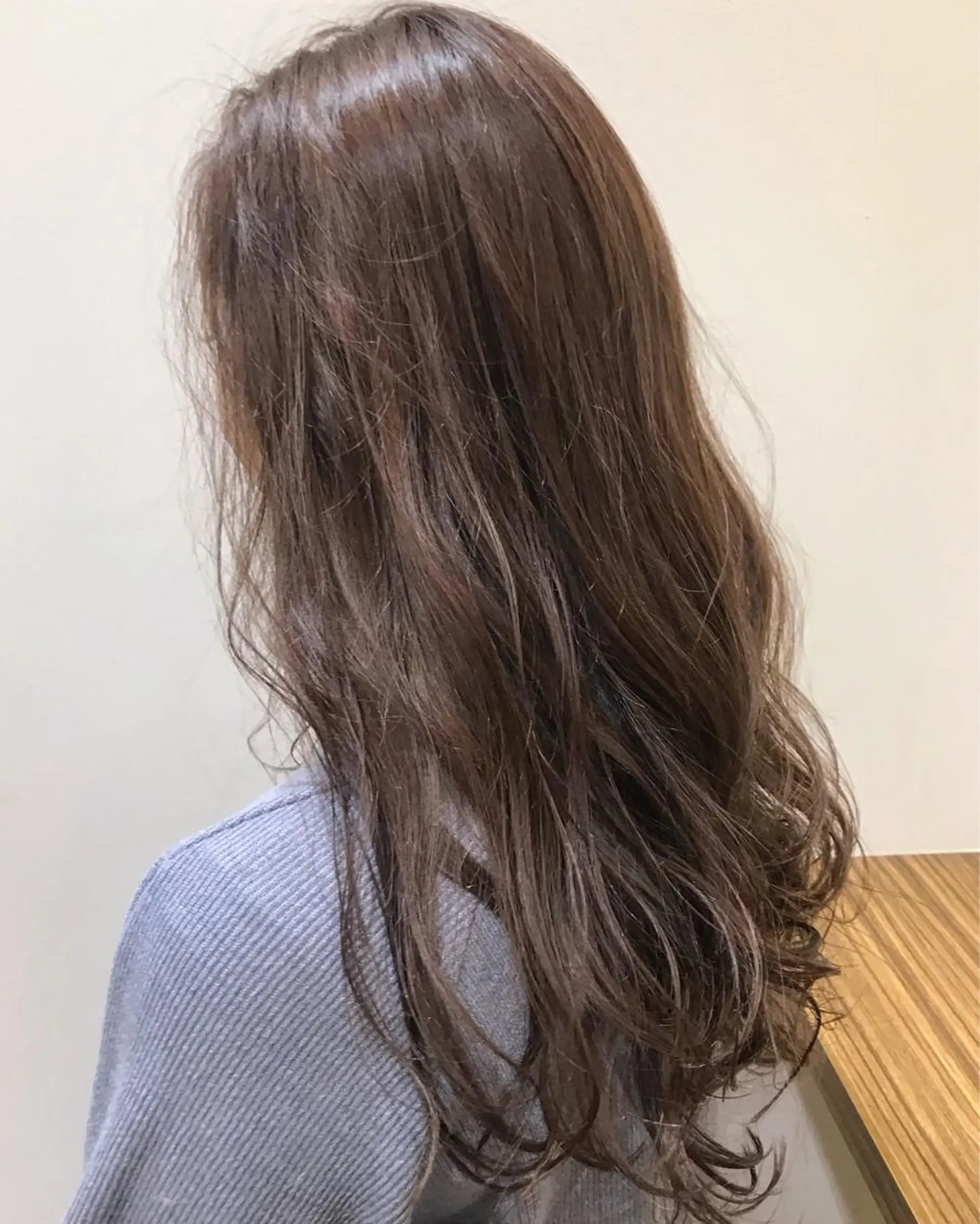 ロング カラー パーマ ハイライトカラー ハイライト 🍋透け感カラー🍃 オリーブ🍐Kahoのヘアスタイル