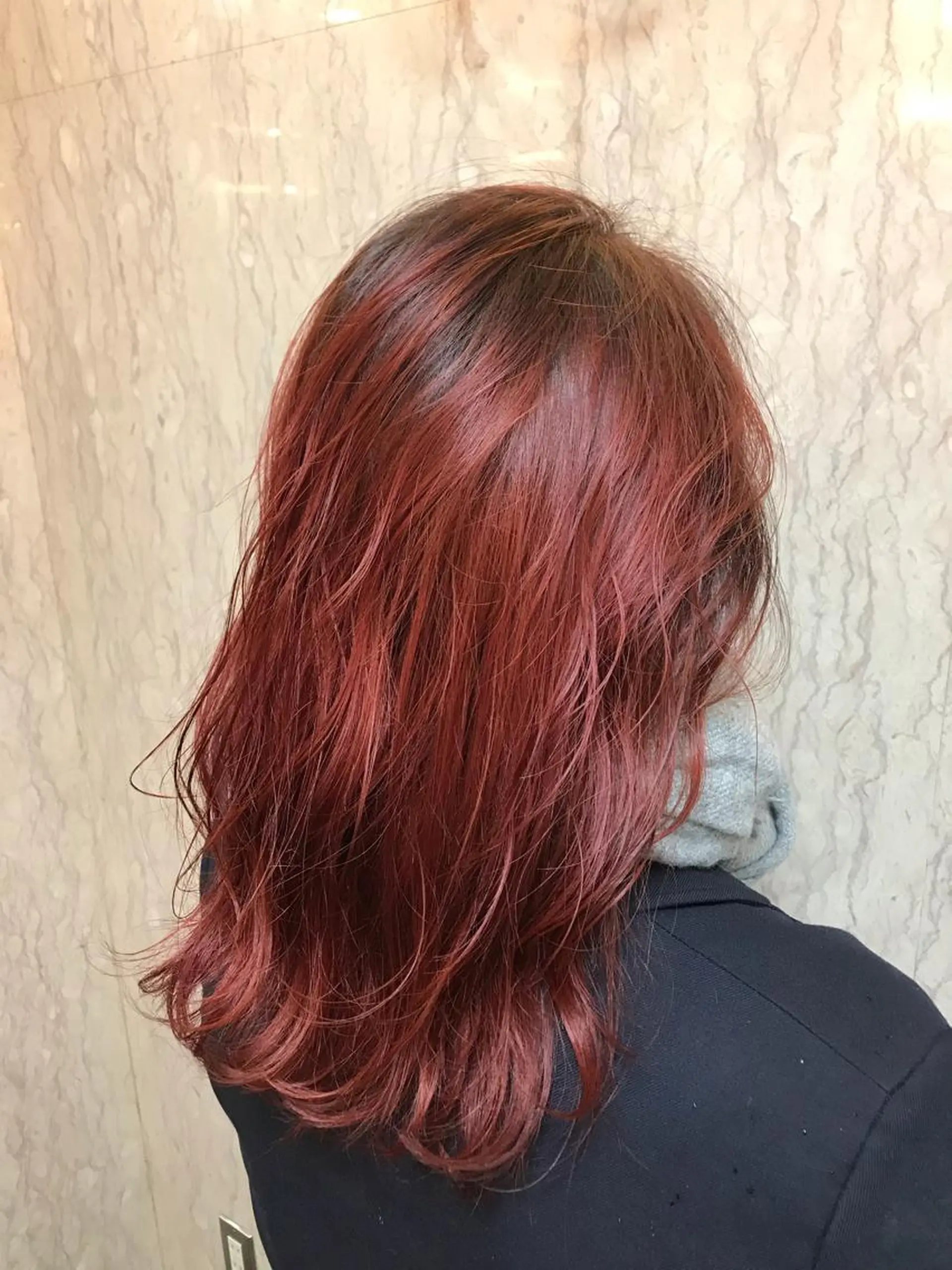 セミロング カラー グラデーションカラー 似合わせ/ブリーチ カラー.岡田友仁のヘアスタイル