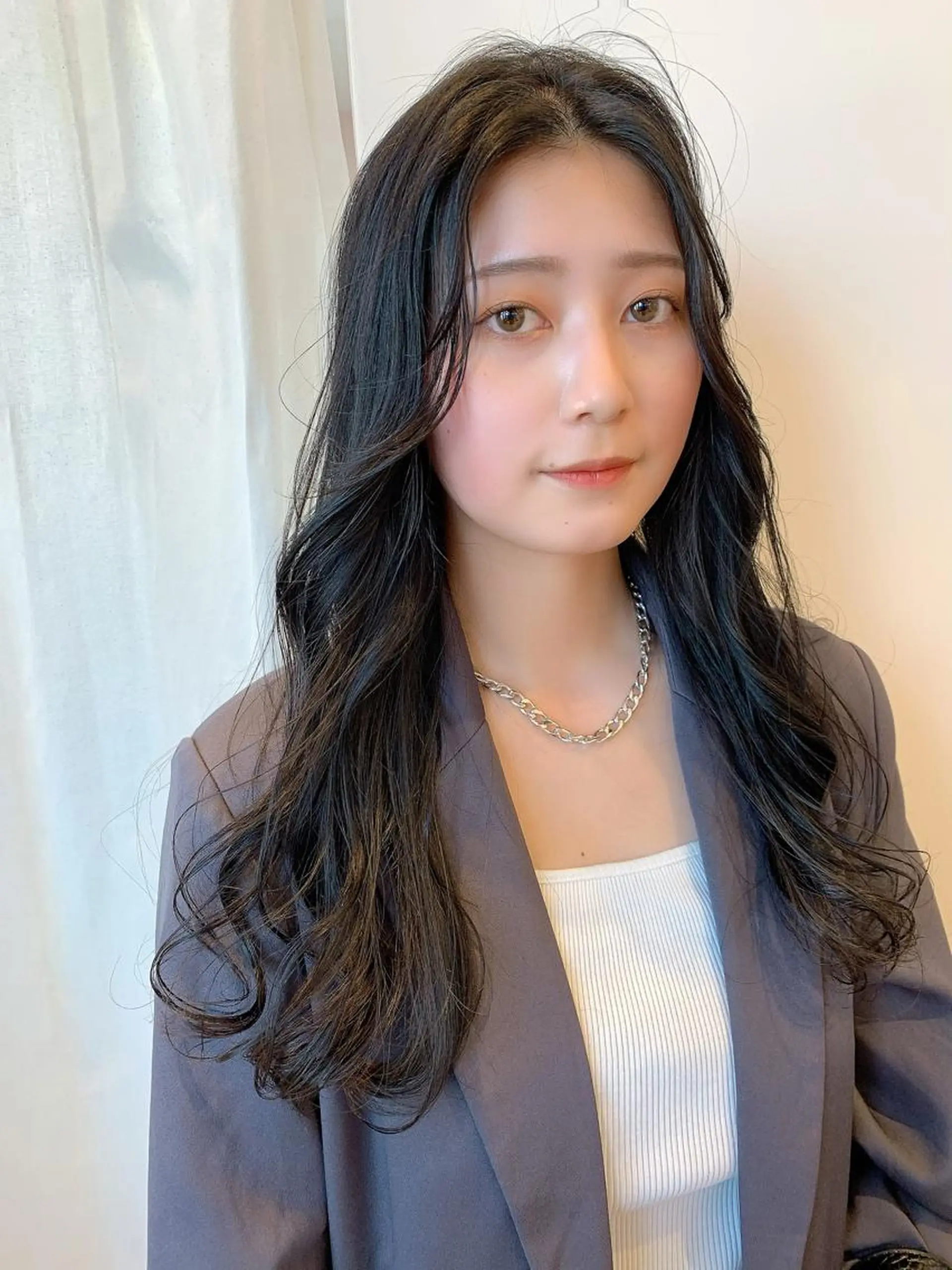 セミロング カラー 吉原 由菜のヘアスタイル