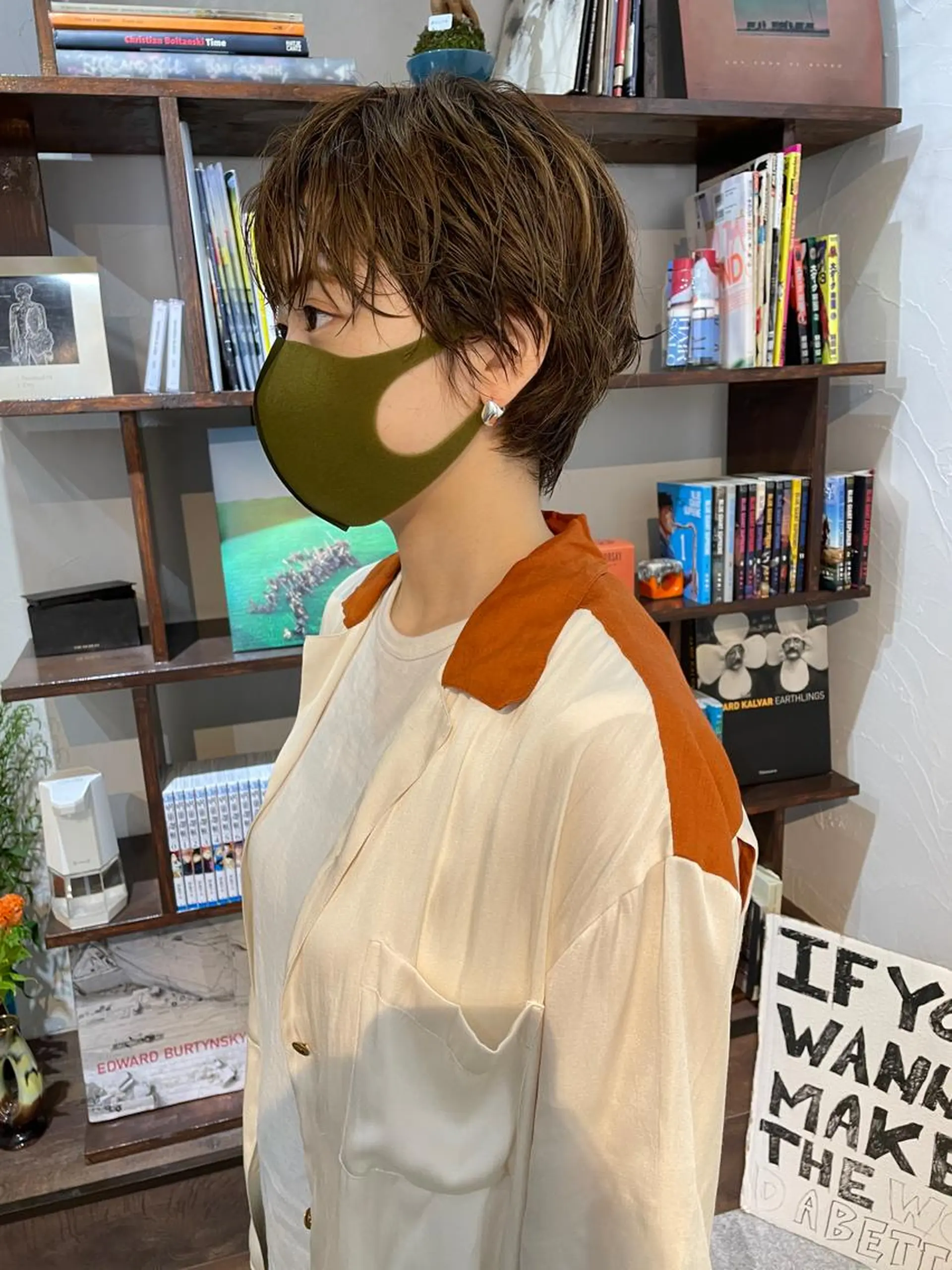 ショート カラー 高橋 愛美のヘアスタイル