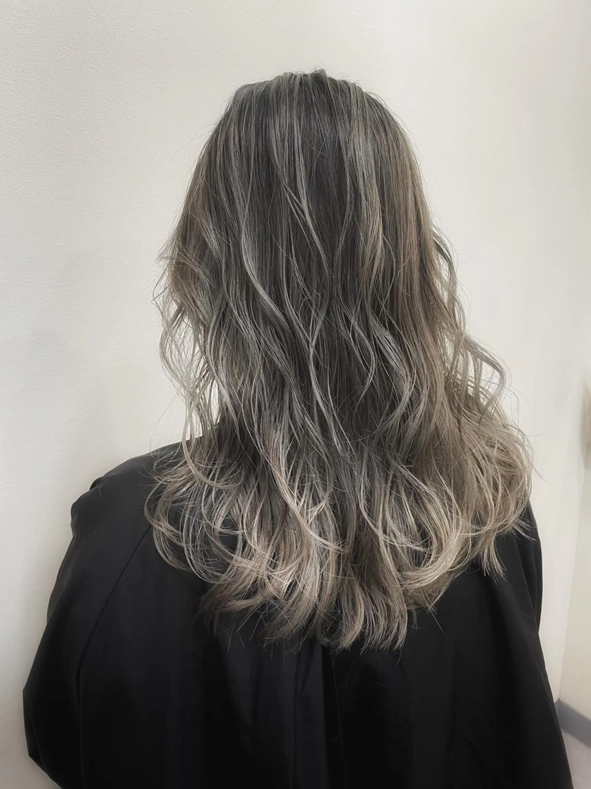 ロング カラー かわさき ともやのヘアスタイル