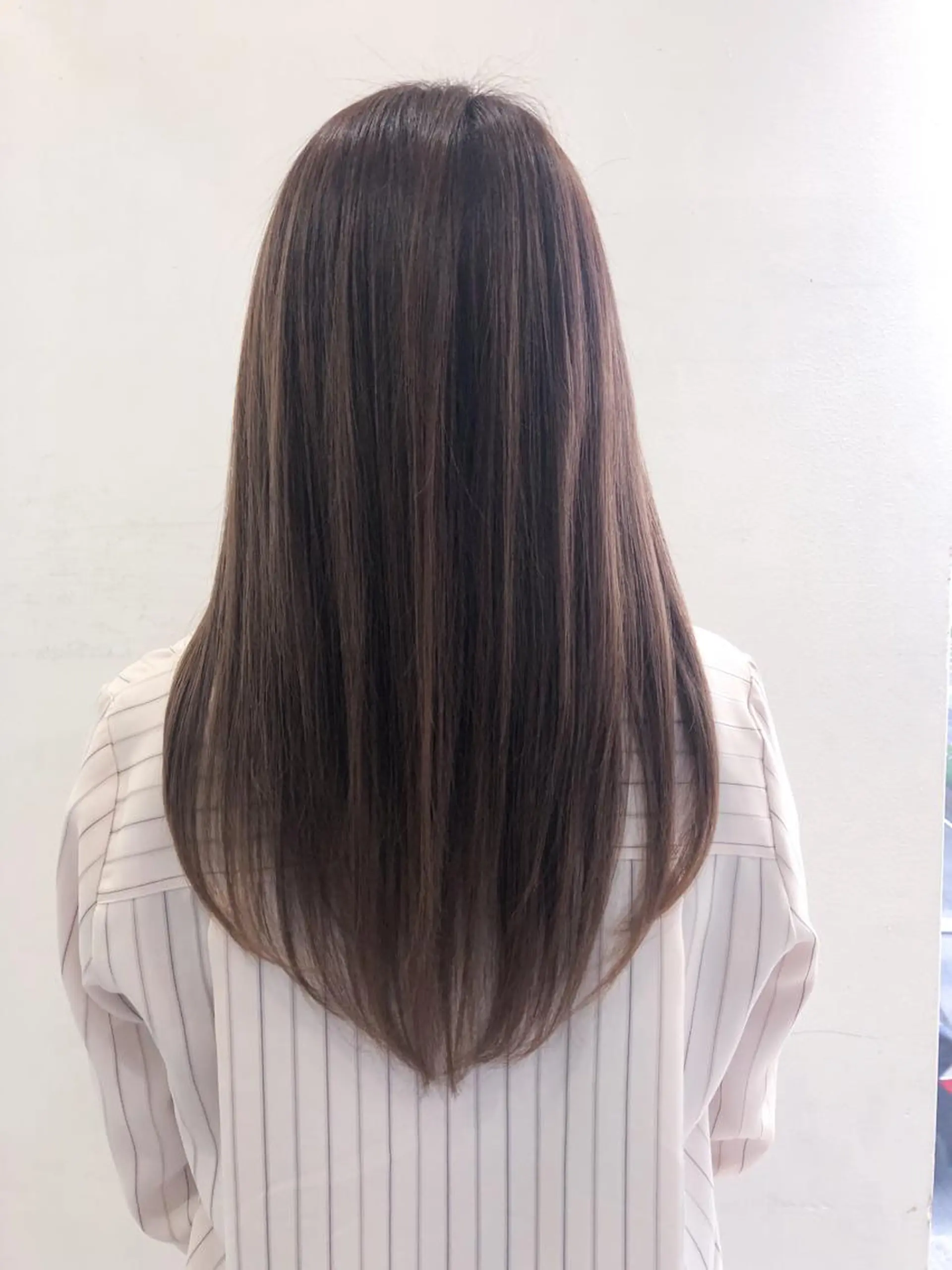 ロング 秋野 睦実のヘアスタイル