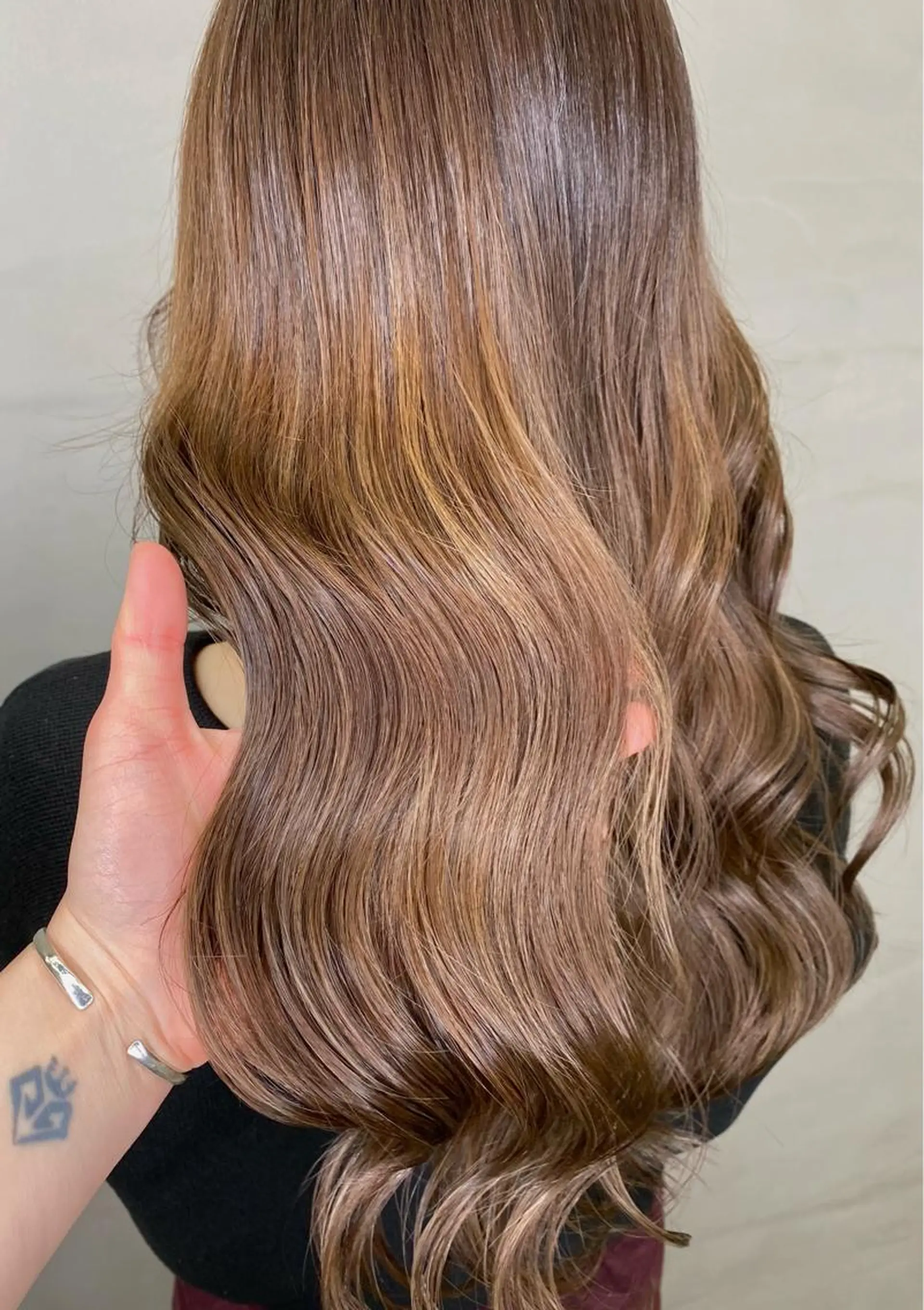 ロング カラー ヘアアレンジ アッシュ アッシュグレー アッシュグレージュ ベージュカラー ブリーチ 💟髪質改善✴︎艶髪 /ヤマザト🦋のヘアスタイル