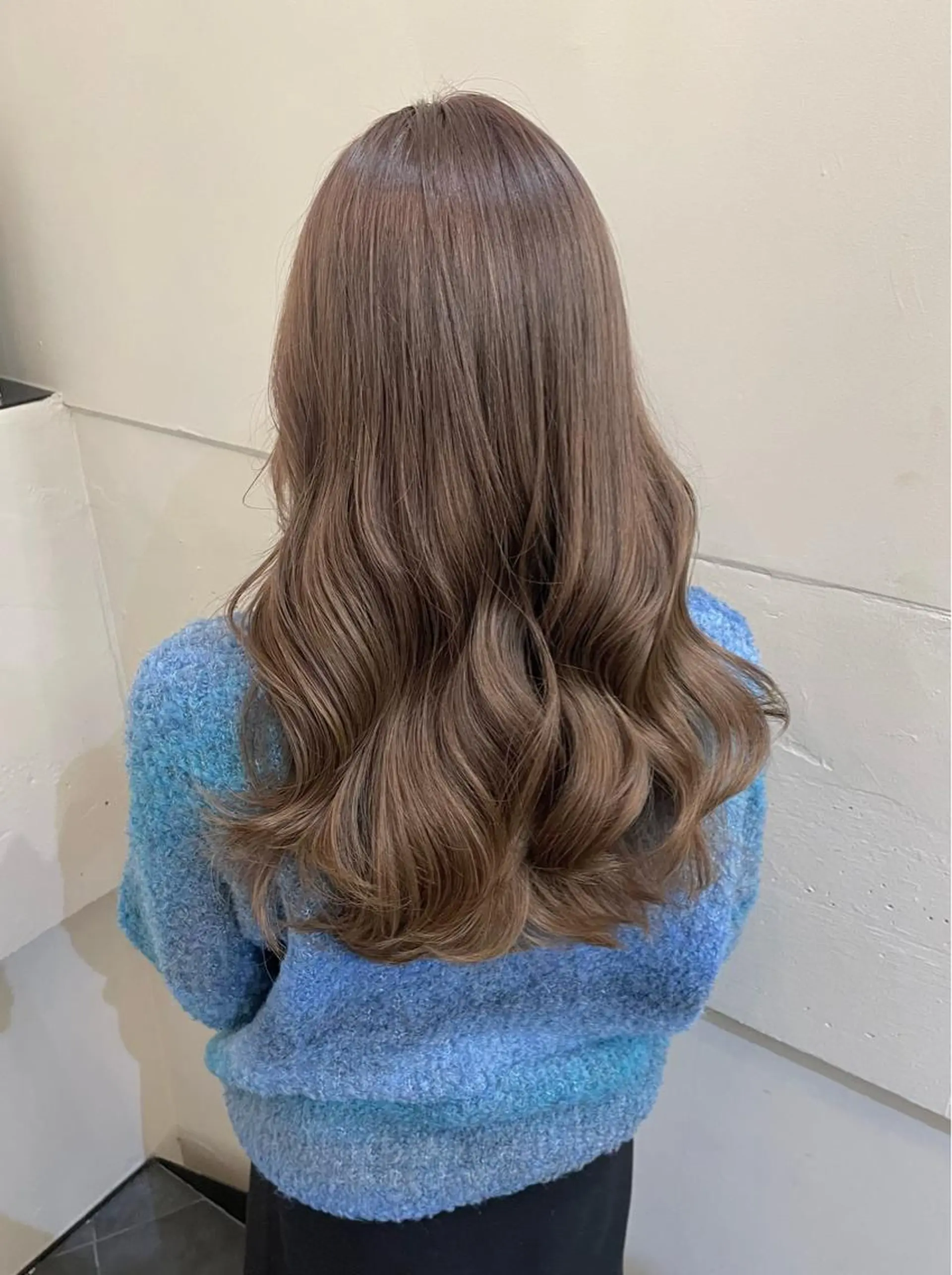 ロング カラー ベージュカラー ブリーチ ハイトーンカラー ミルクティーベージュ くびれヘア カット ヘアカラー トリートメント 横浜/レイヤーカット /韓国ヘア/佐藤記正のヘアスタイル