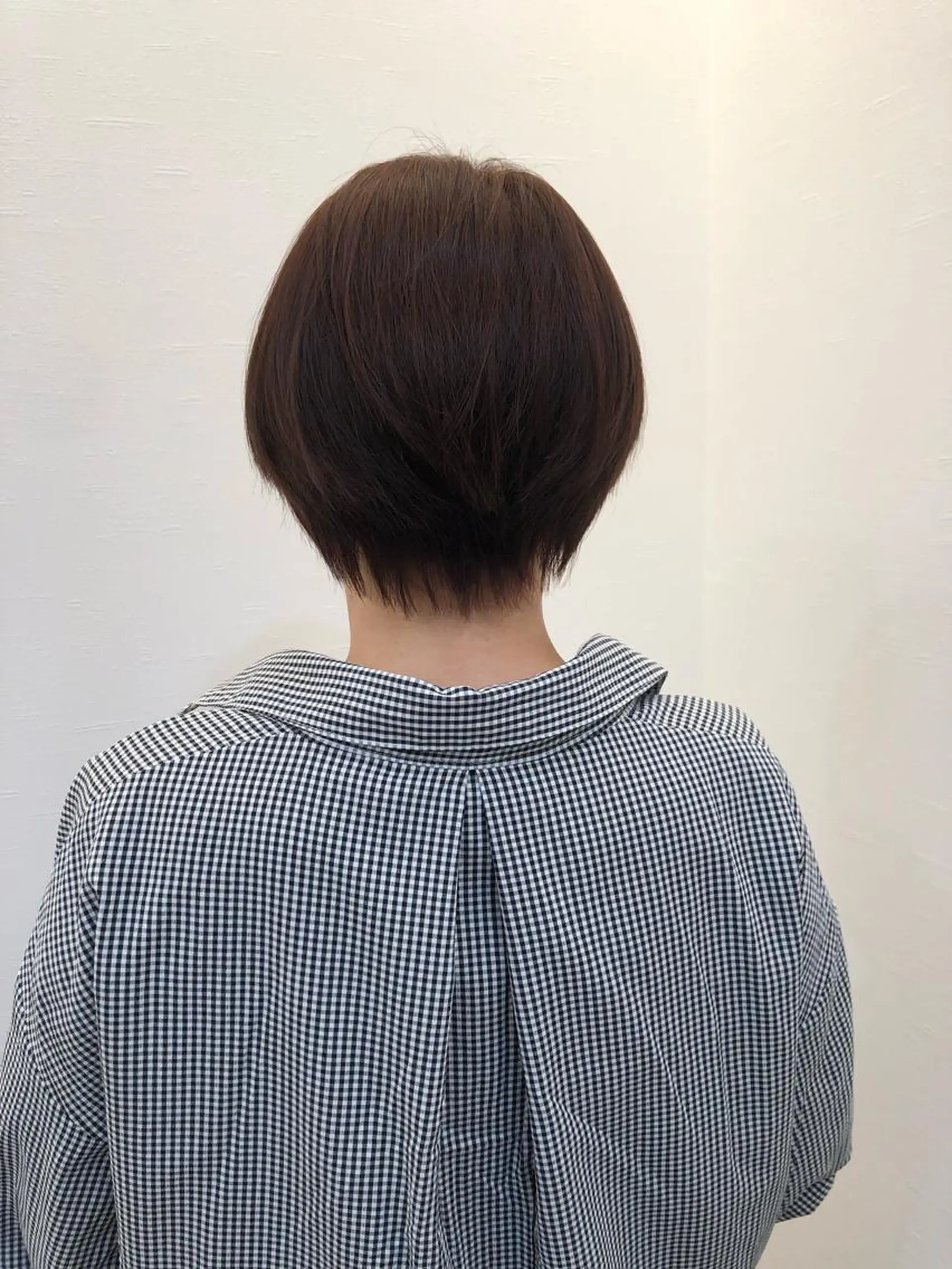 ショート ツノガイ エリのヘアスタイル