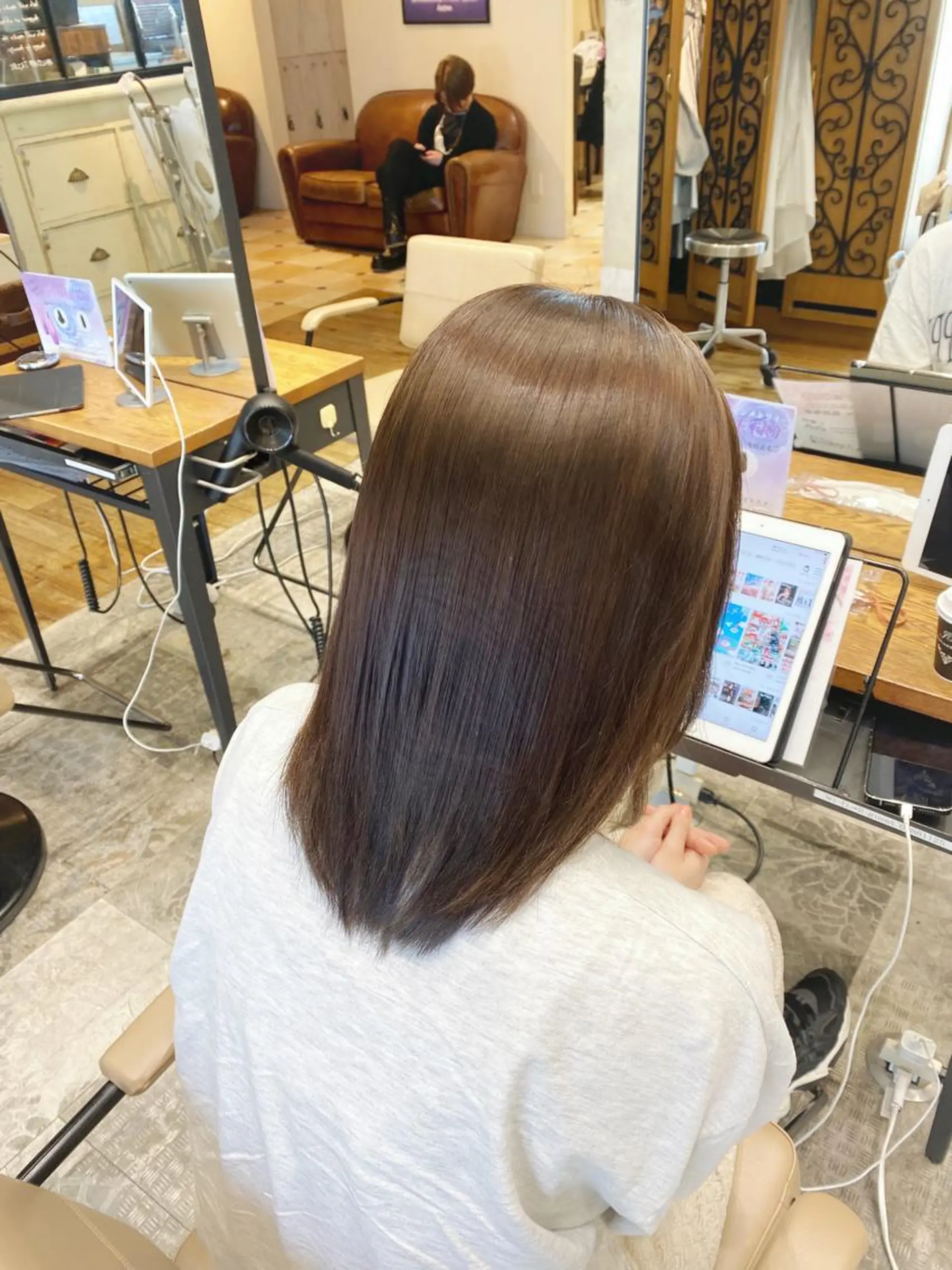 カラー 新宿/レイヤー 顔周りカット溝手優太のヘアスタイル