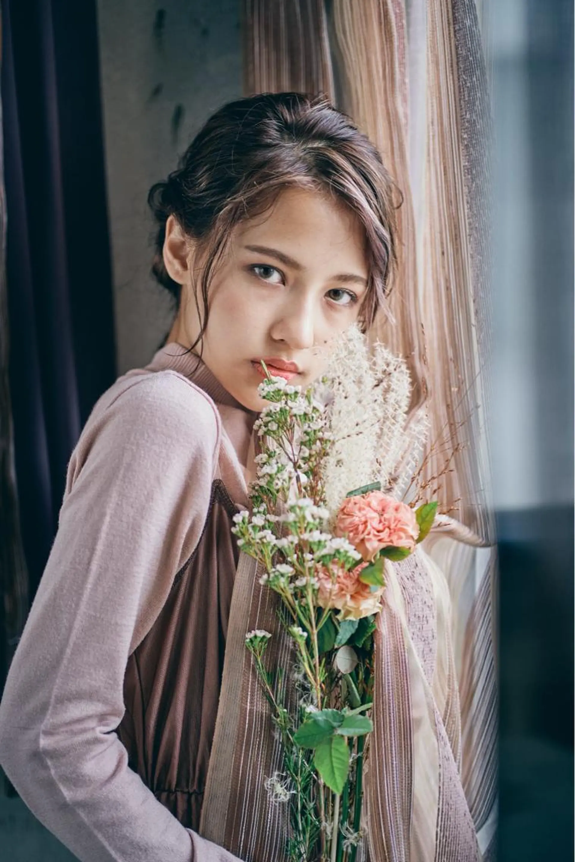 ミディアム カラー ヘアアレンジ 仲間 菜々世のヘアスタイル