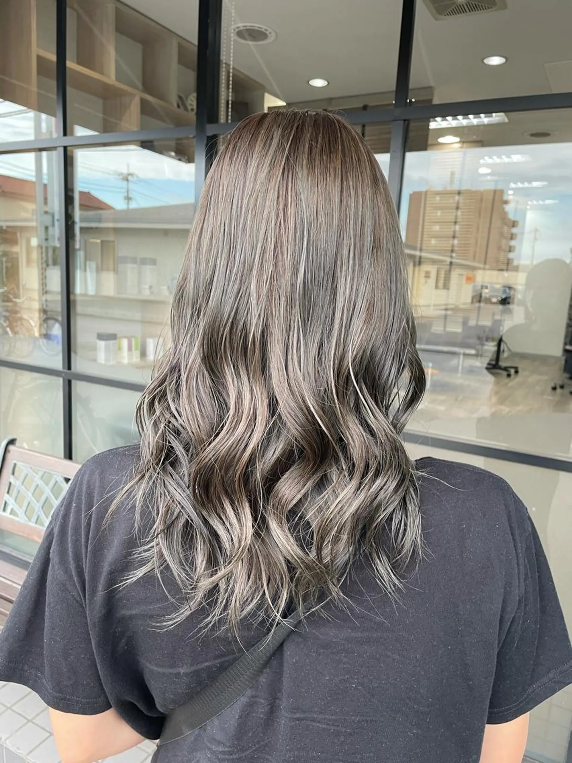 ロング 外国人風カラー ハイライト 佐々木 浩之のヘアスタイル