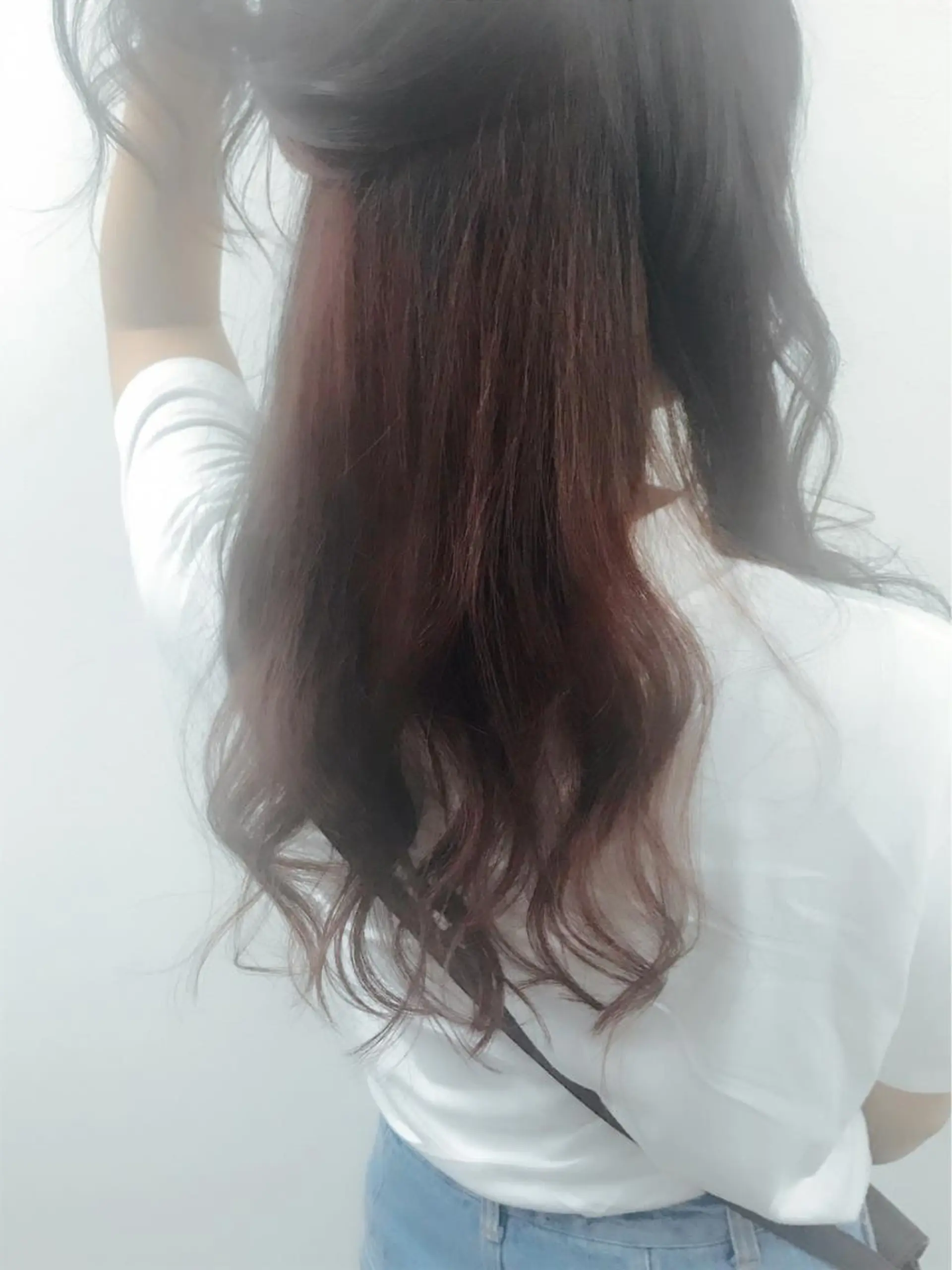 ロング カラー ブリーチ レッドカラー ヤナ マネージャーのヘアスタイル