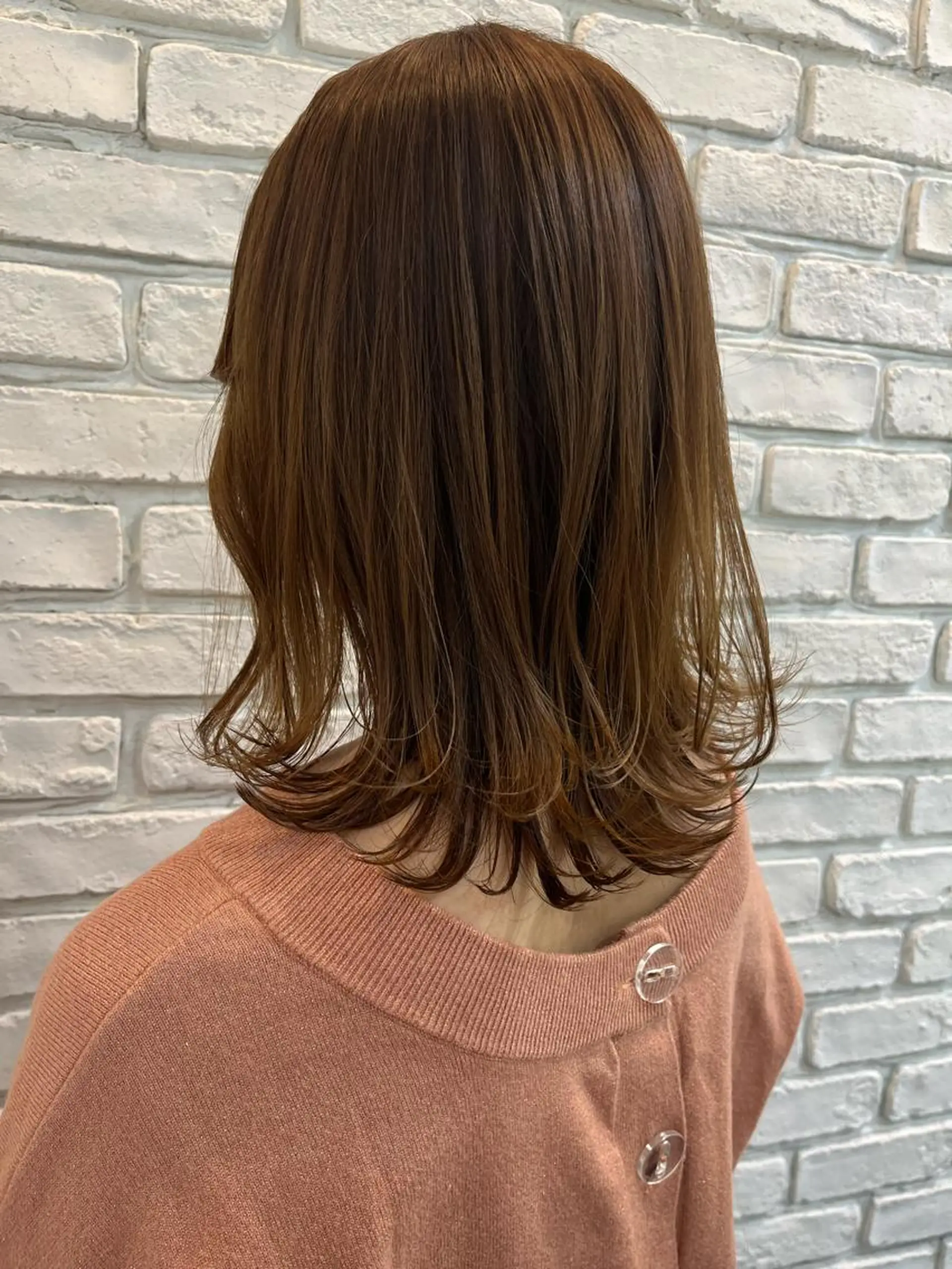 ミディアム CHIC 岩下真衣のヘアスタイル