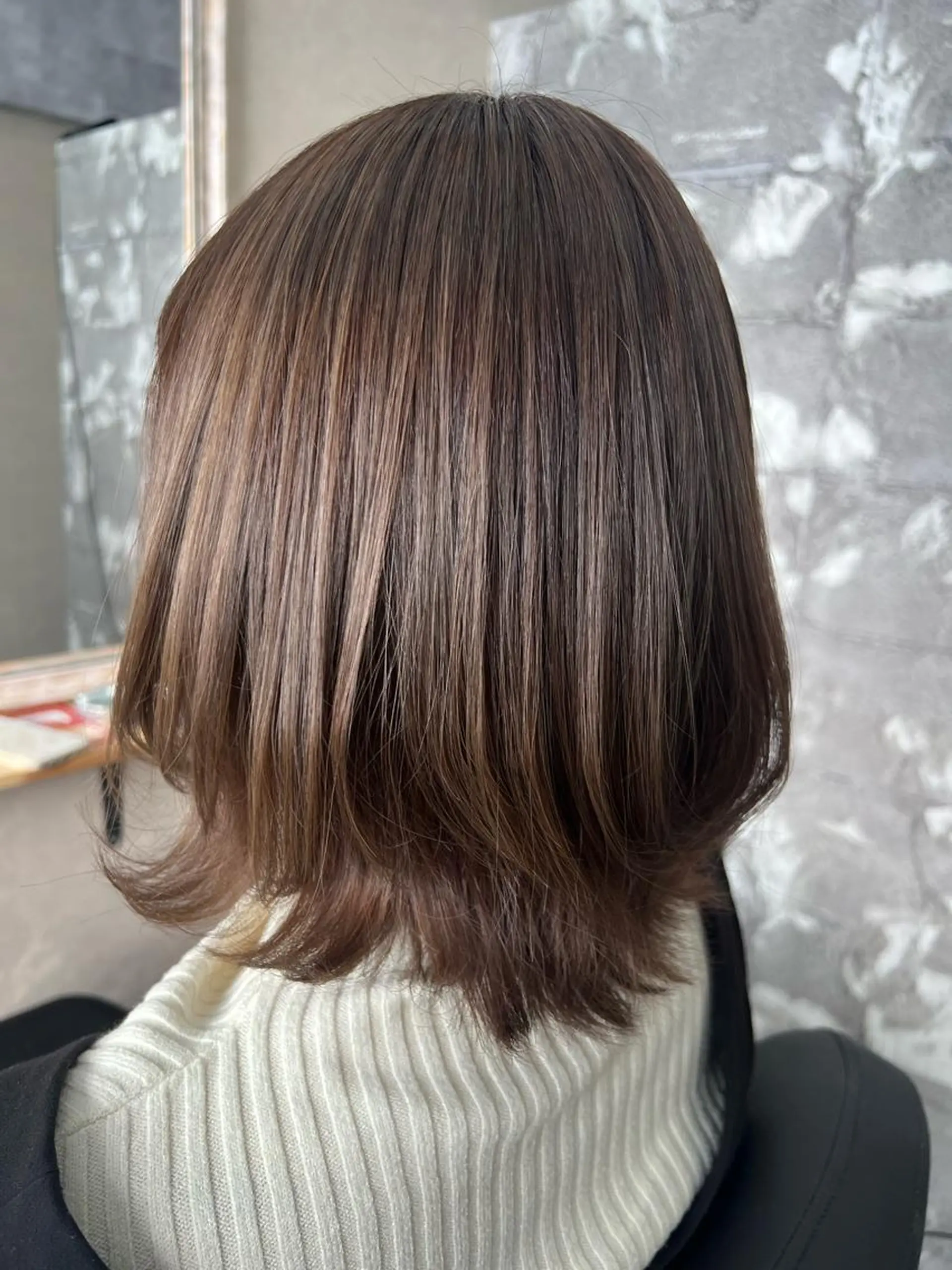 ミディアム 岡田 麗華のヘアスタイル