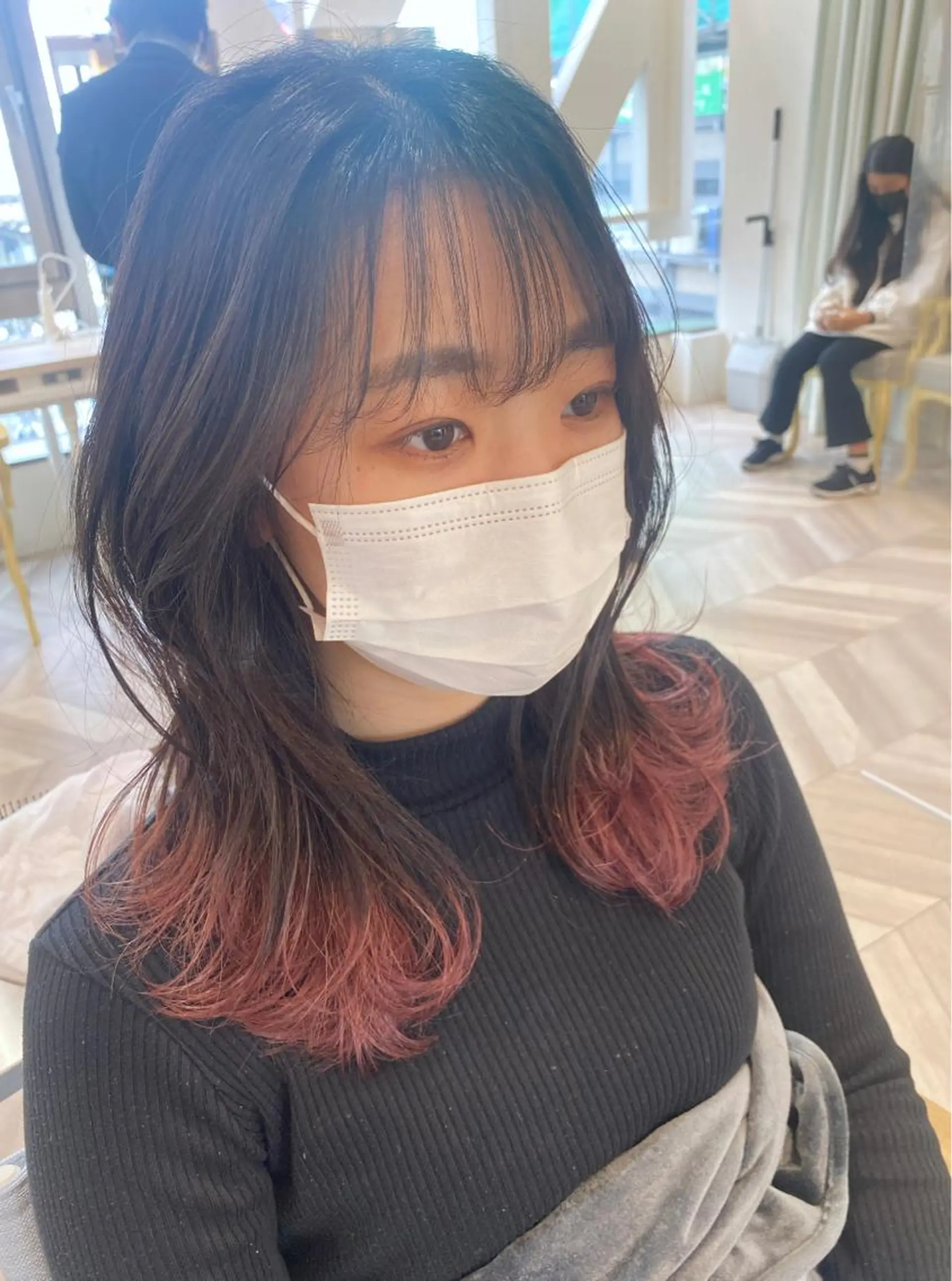 ミディアム カラー ブリーチ ピンクカラー 顔周りカット 韓国風ヘア レイヤーカット カット ヘアカラー 小顔レイヤー/ ベージュ🤍Rieのヘアスタイル